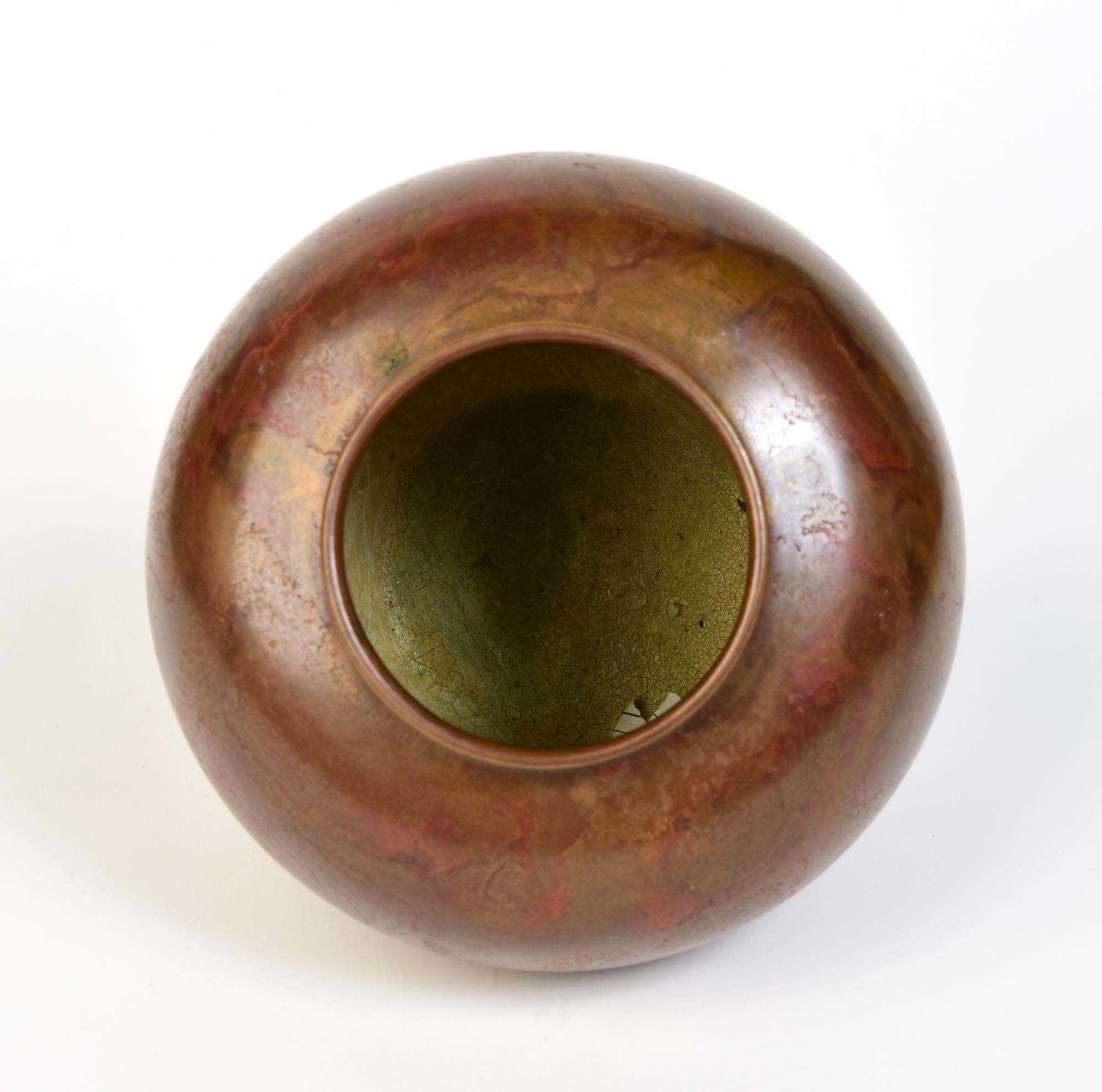 Début du 20e siècle, Showa, Vase en bronze japonais avec signe de l'artiste en vente 4