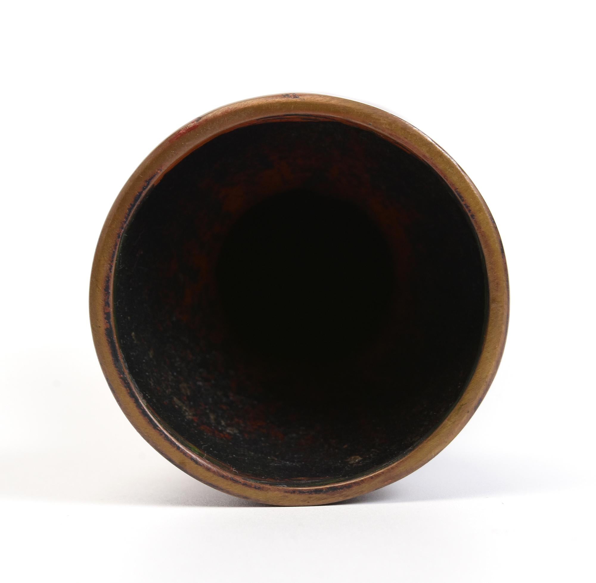 Early 20th Century, Showa, Japanese Bronze Vase with Artist Sign For Sale 7