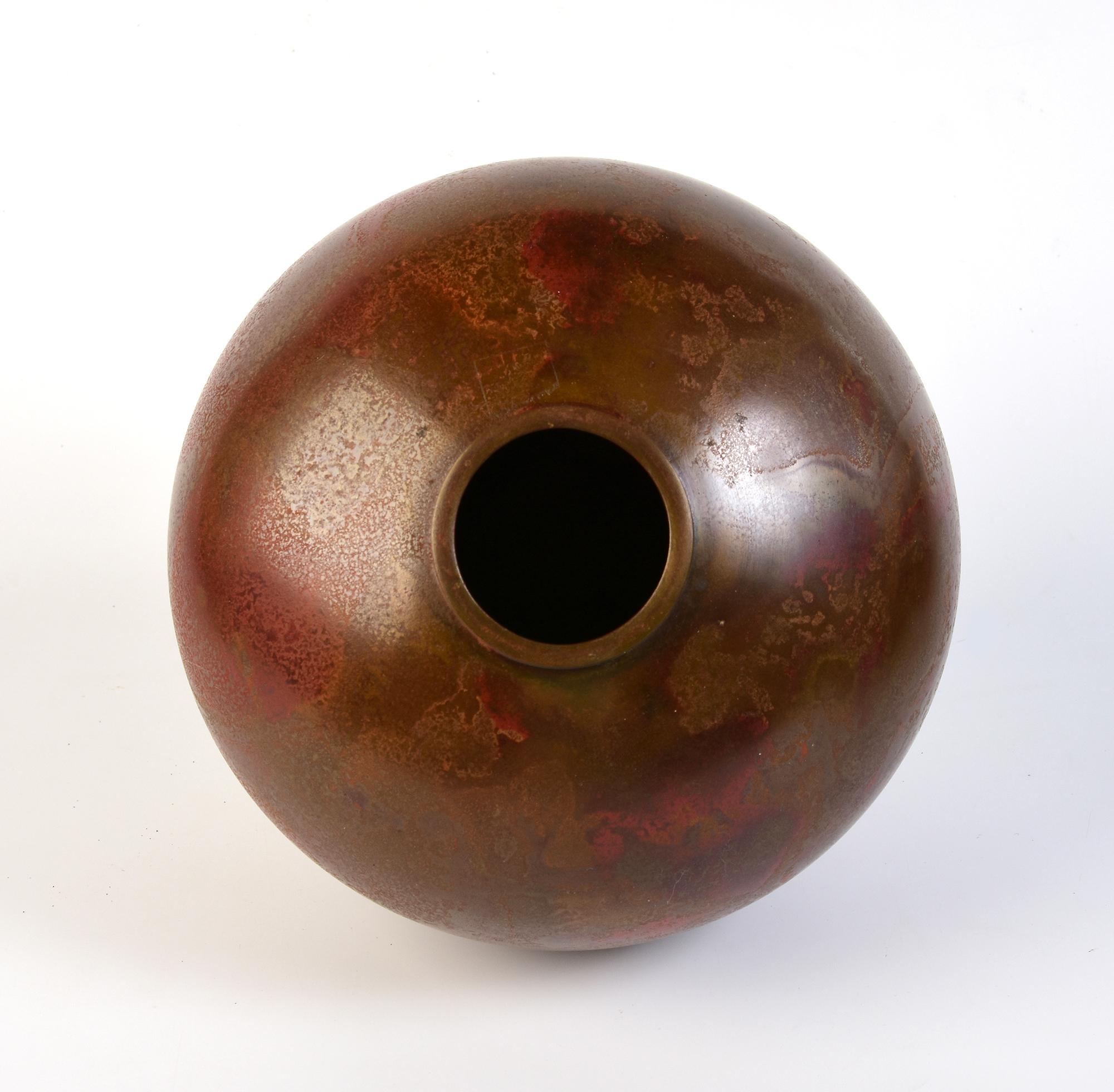 Début du 20e siècle, Showa, Vase en bronze japonais avec signe de l'artiste en vente 4