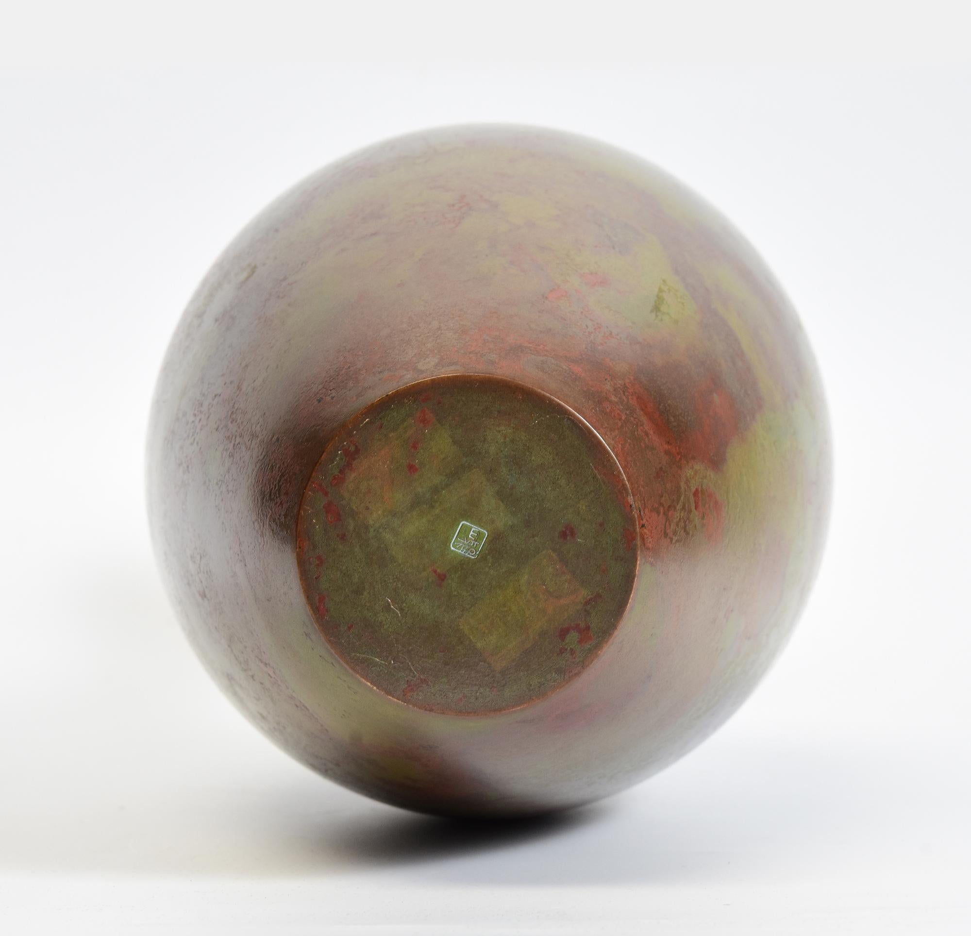 Early 20th Century, Showa, Japanese Bronze Vase with Artist Sign For Sale 8
