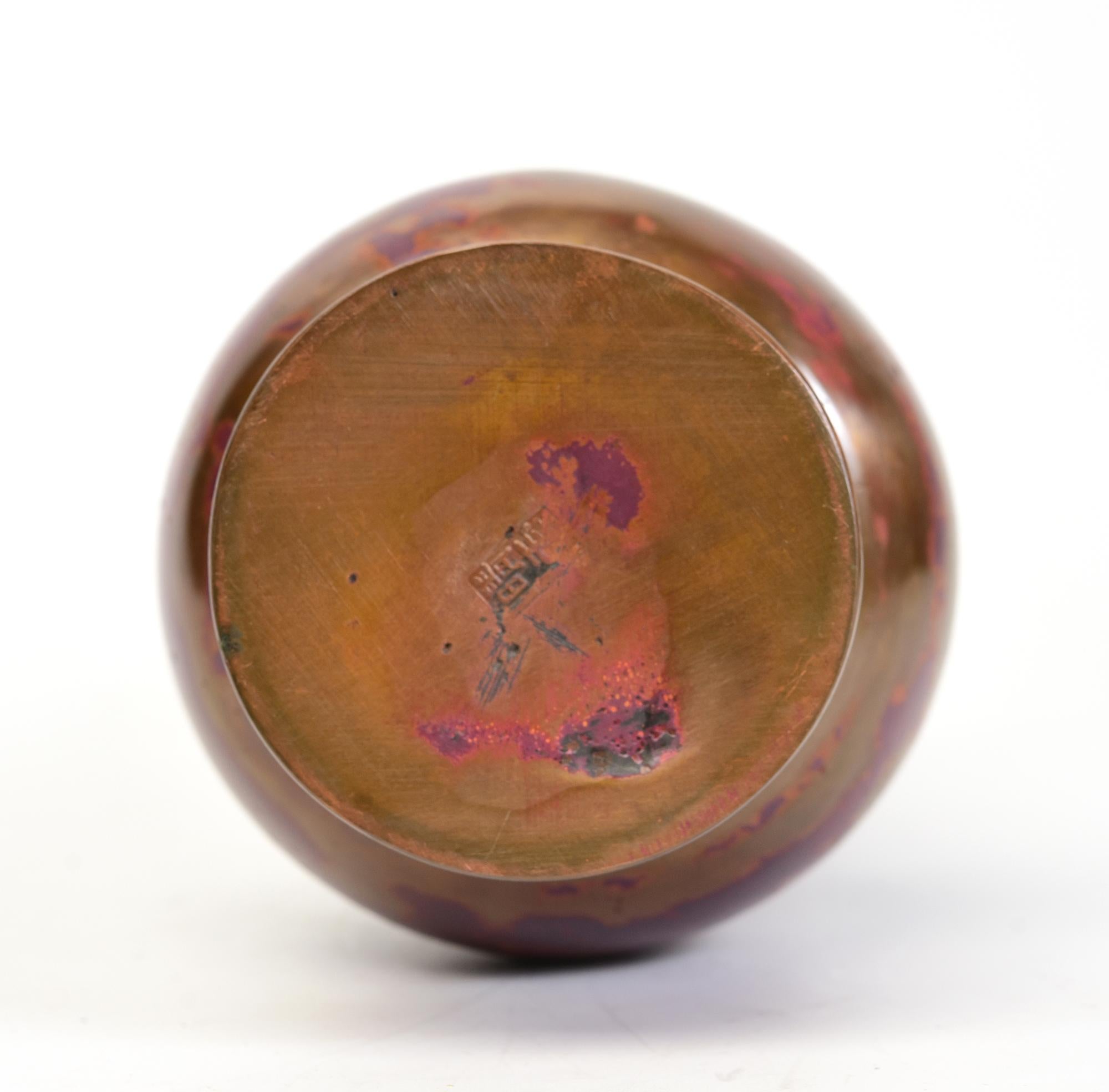 Early 20th Century, Showa, Japanese Bronze Vase with Artist Sign For Sale 8
