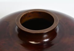 Vaso in bronzo giapponese Showa dei primi del Novecento con firma dell'artista