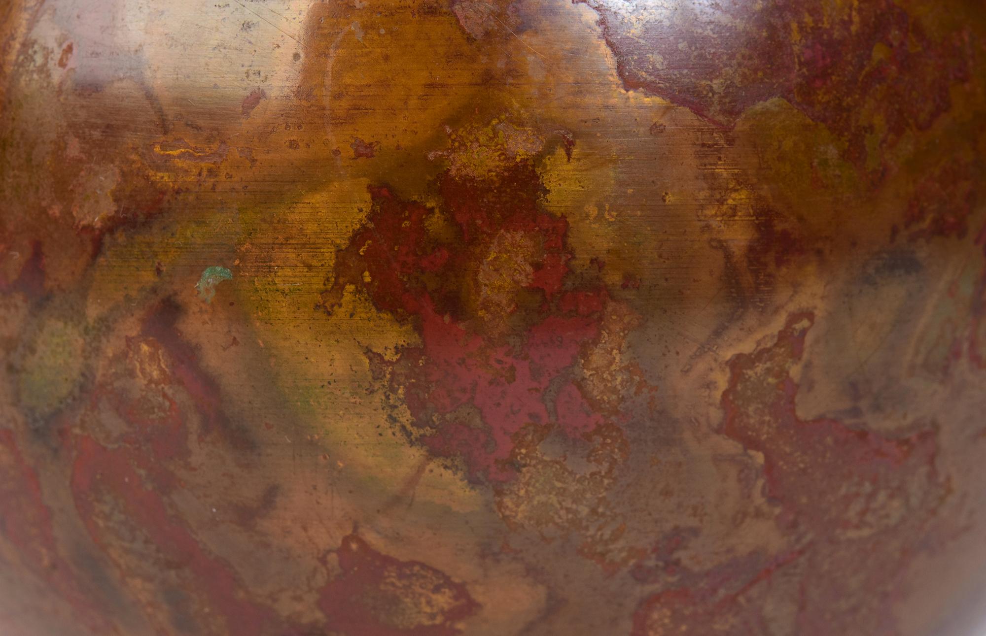 Ferronnerie Début du 20e siècle, Showa, Vase en bronze japonais avec signe de l'artiste en vente