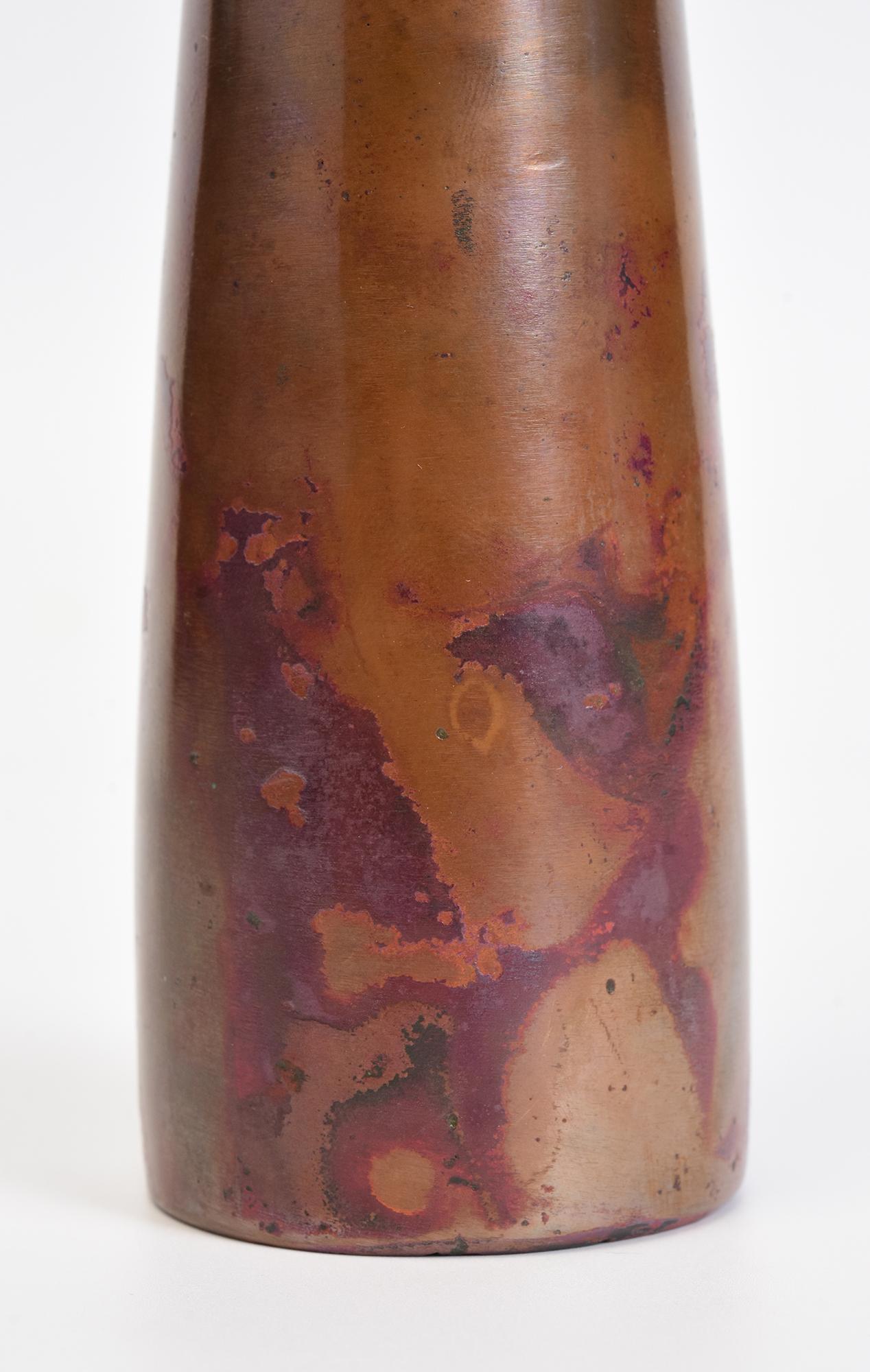 Early 20th Century, Showa, Japanese Bronze Vase with Artist Sign In Good Condition For Sale In Sampantawong, TH