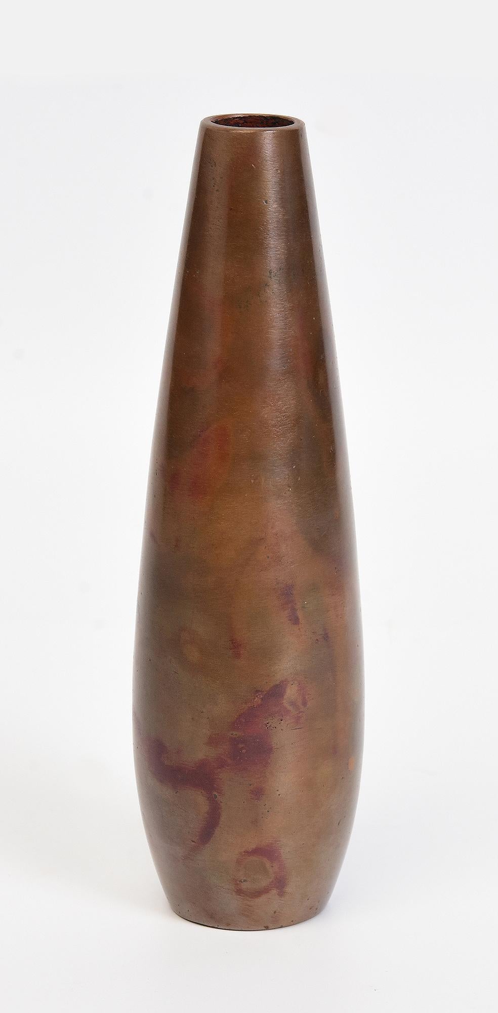 Early 20th Century, Showa, Japanese Bronze Vase with Artist Sign For Sale 1