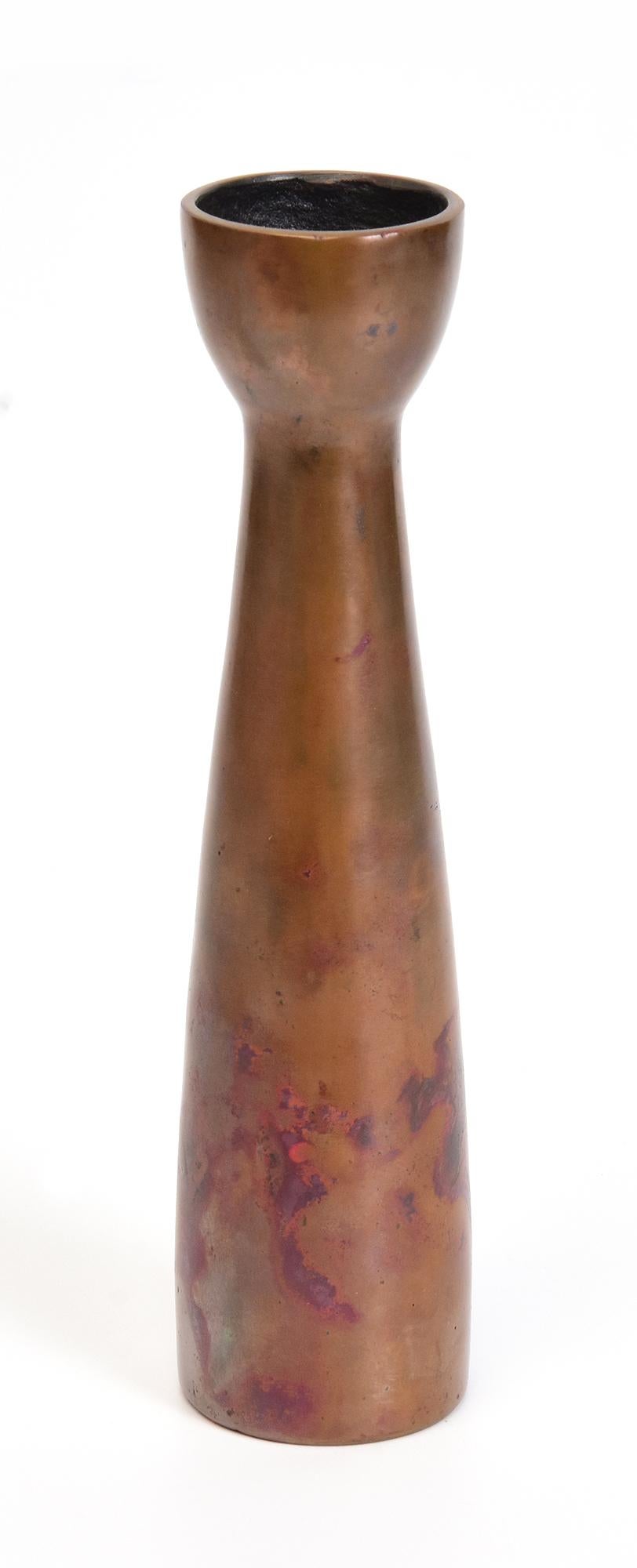 Early 20th Century, Showa, Japanese Bronze Vase with Artist Sign For Sale 1