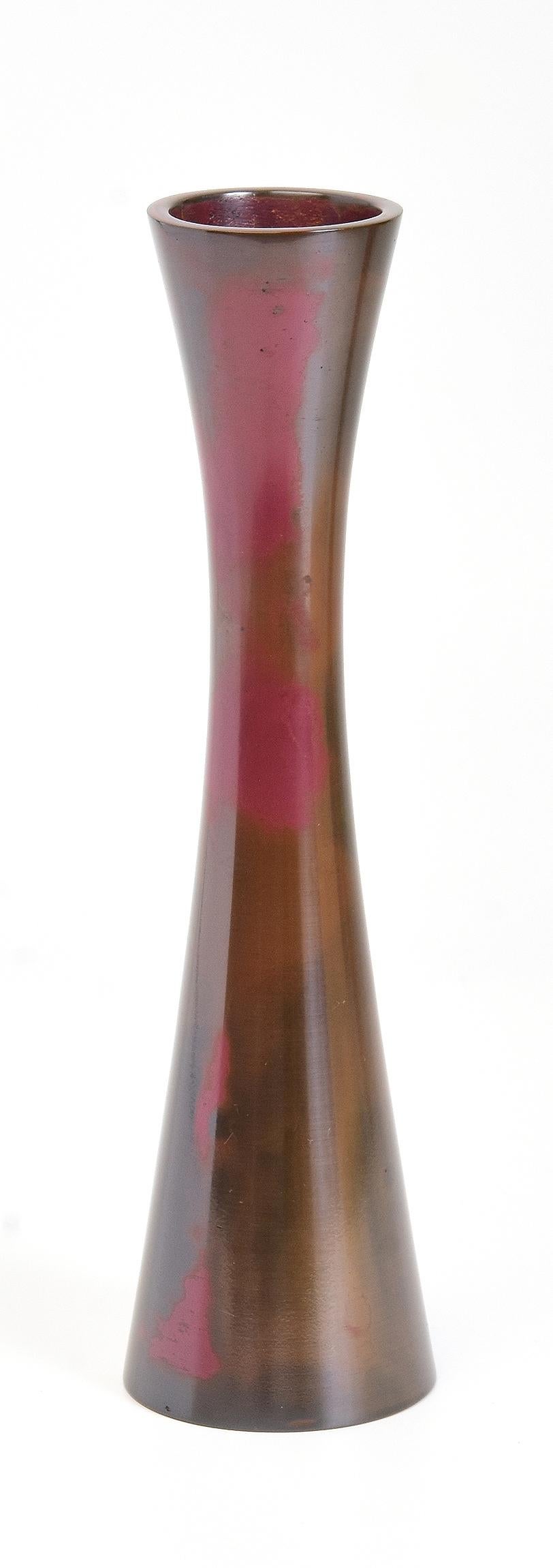 20ième siècle Début du 20e siècle, Showa, Vase en bronze japonais avec signe de l'artiste en vente