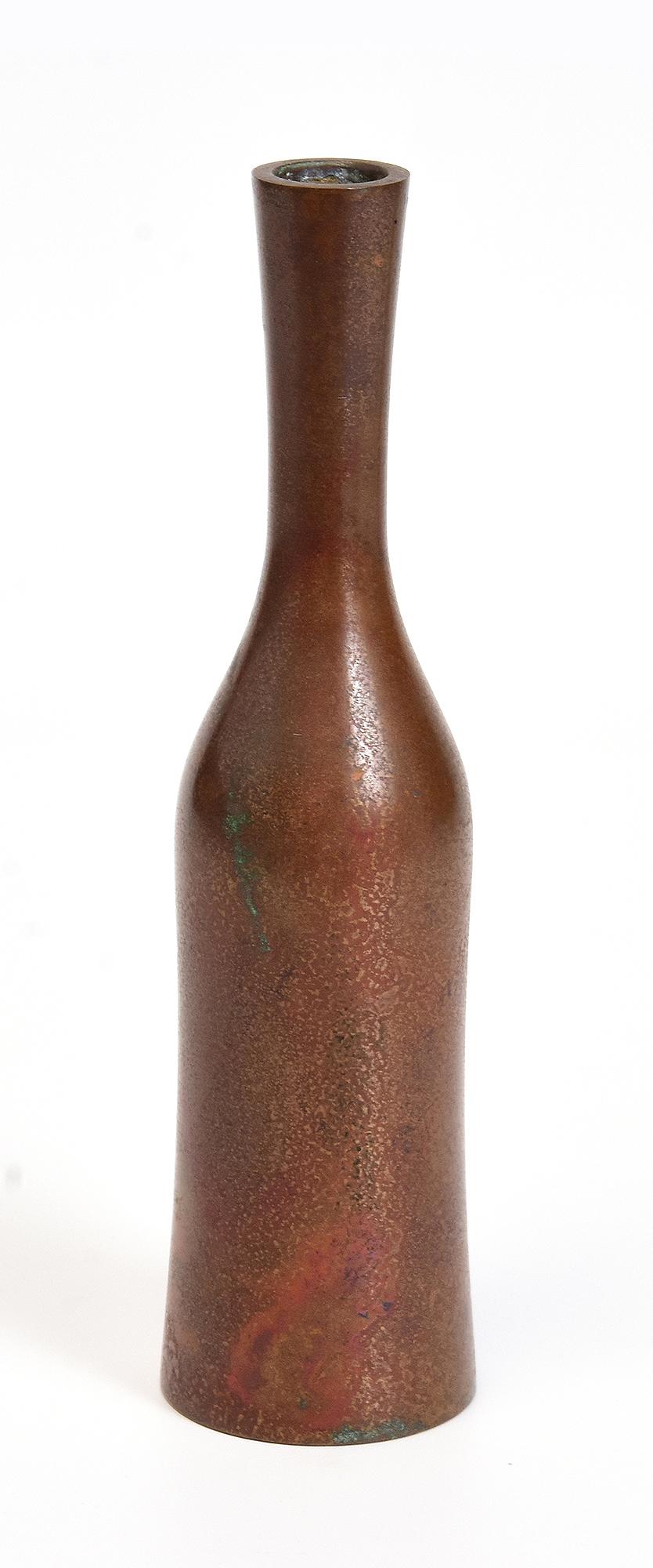 Early 20th Century, Showa, Japanese Bronze Vase with Artist Sign For Sale 2