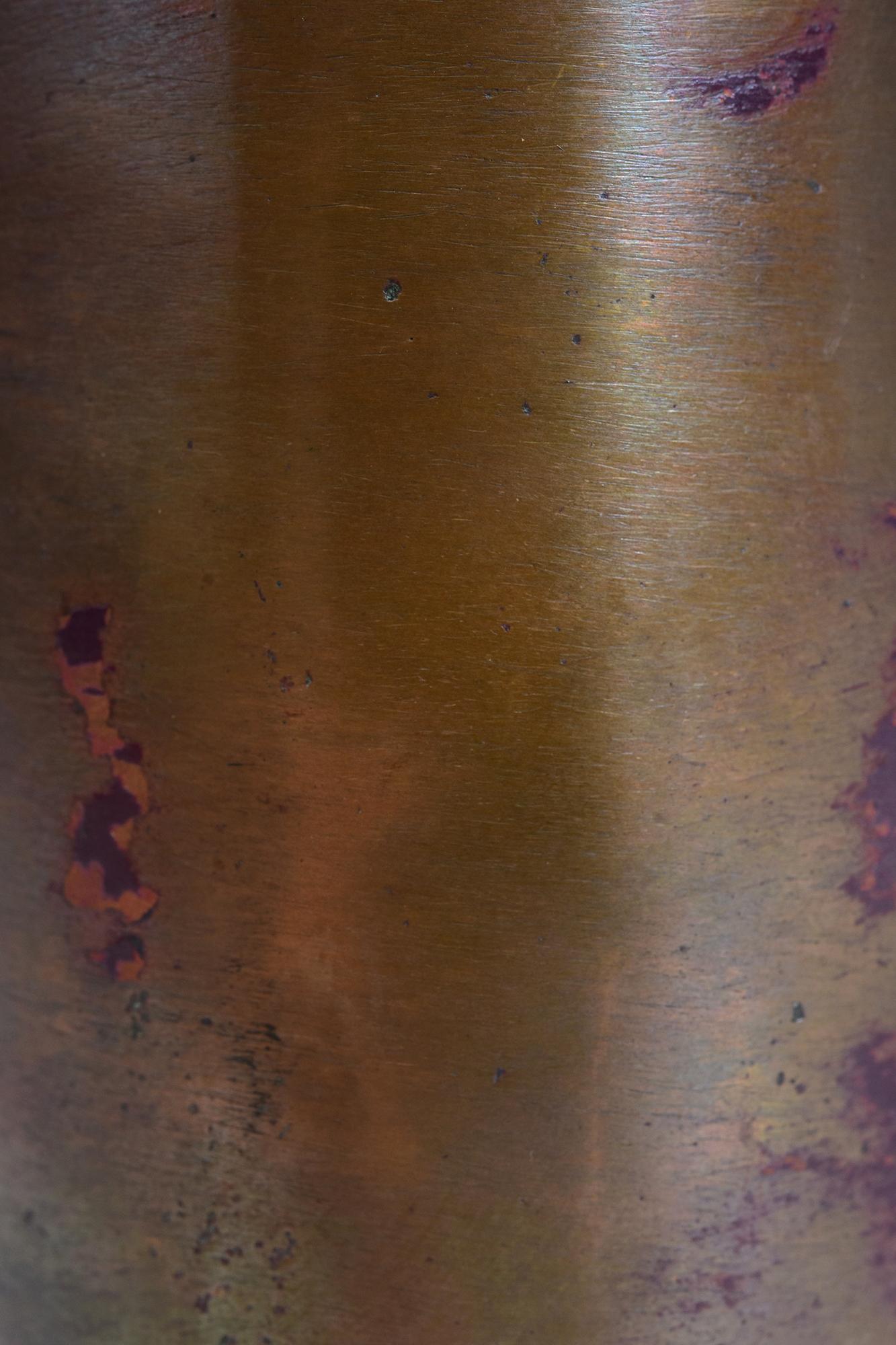 20ième siècle Début du 20e siècle, Showa, Vase en bronze japonais avec signe de l'artiste en vente