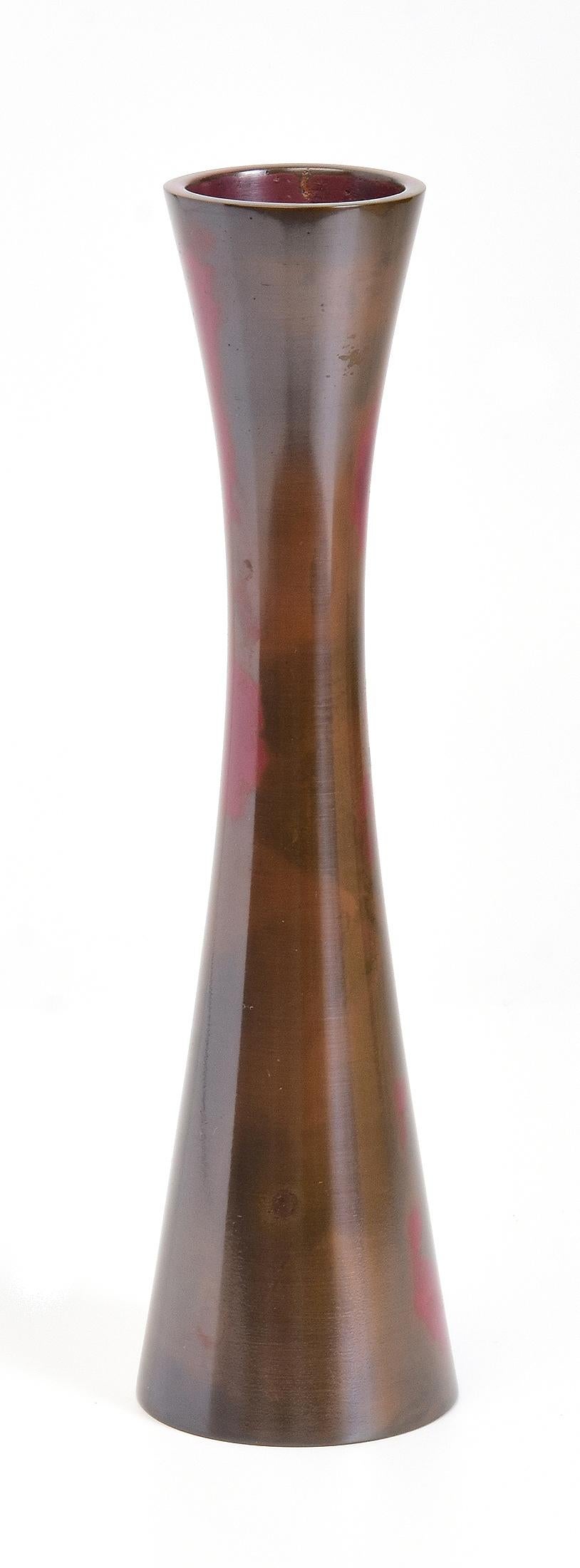 Bronze Début du 20e siècle, Showa, Vase en bronze japonais avec signe de l'artiste en vente