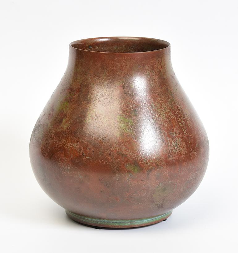 Bronze Début du 20e siècle, Showa, Vase en bronze japonais avec signe de l'artiste en vente