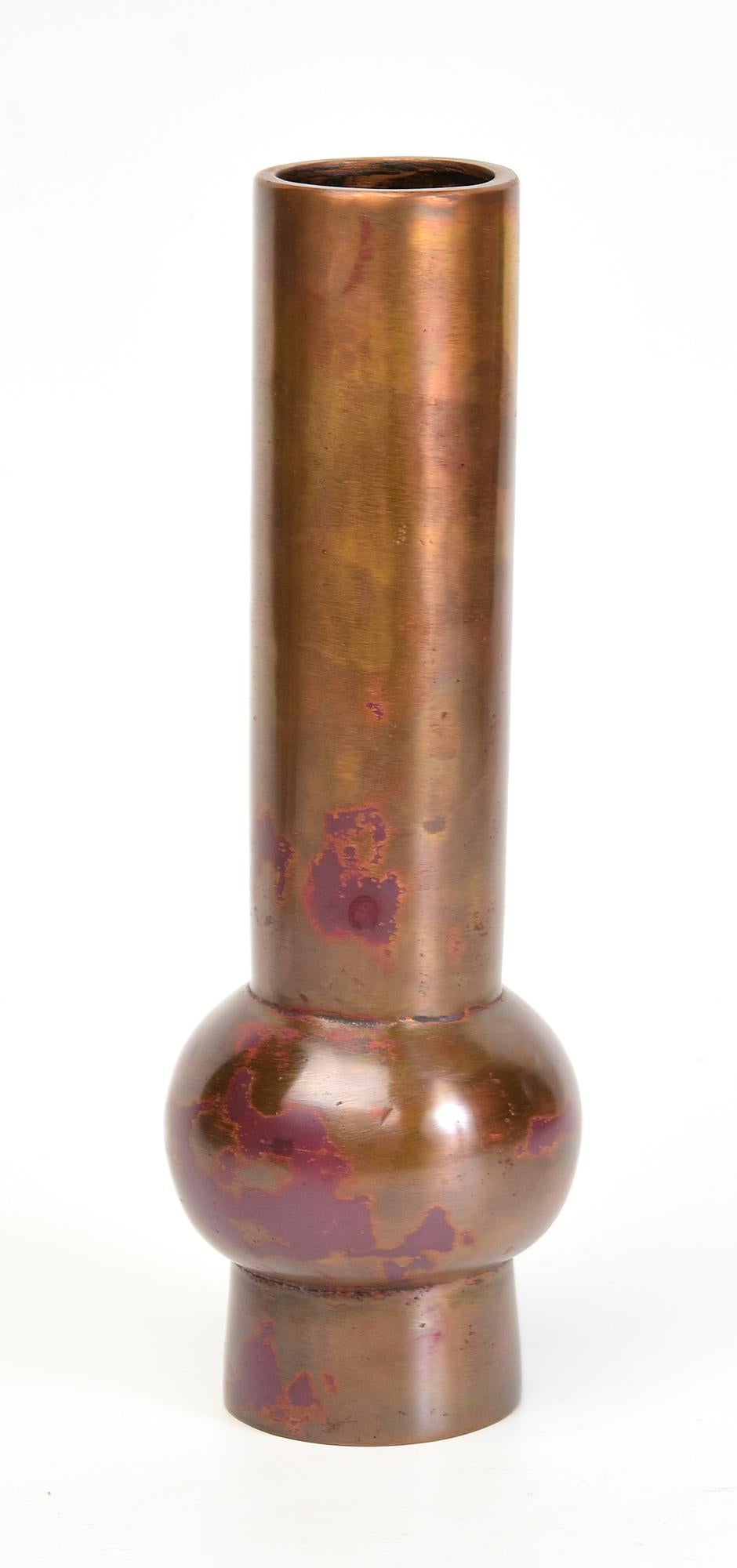 Early 20th Century, Showa, Japanese Bronze Vase with Artist Sign For Sale 3