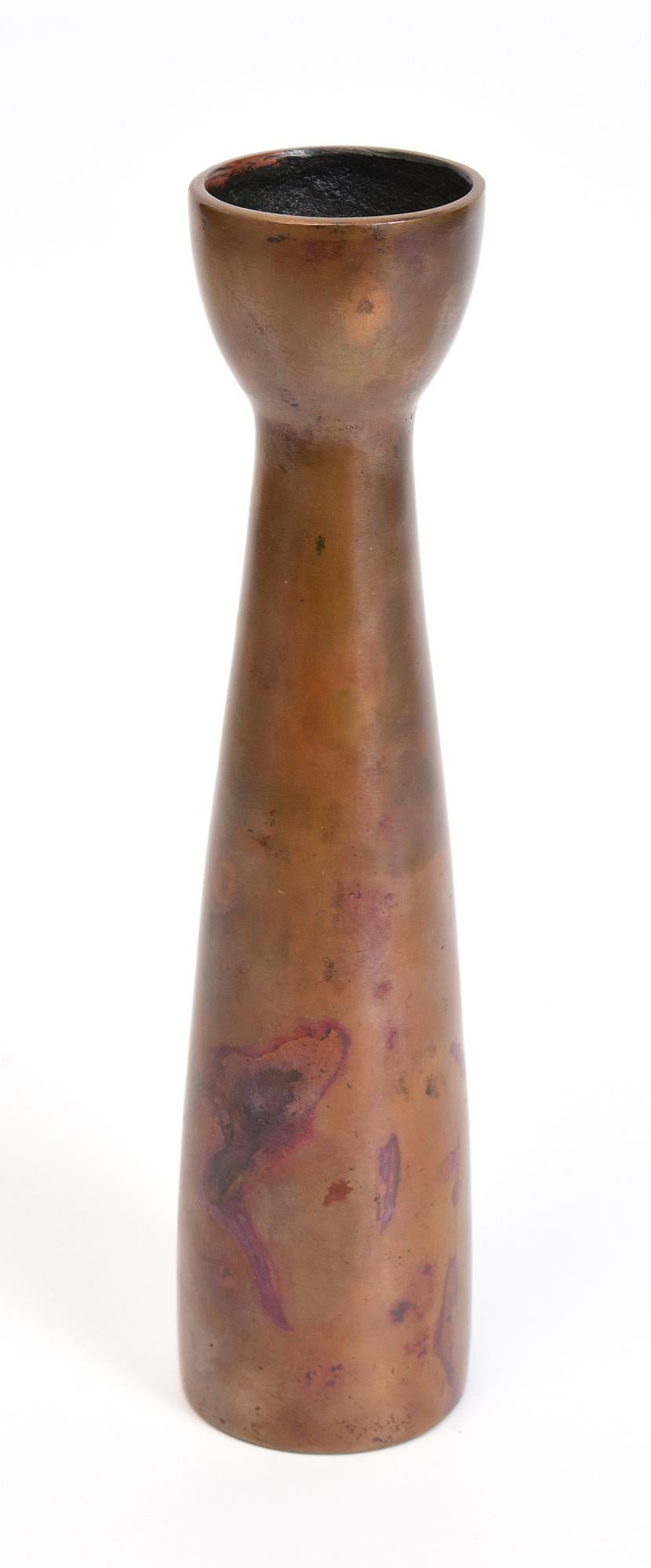 Early 20th Century, Showa, Japanese Bronze Vase with Artist Sign For Sale 3