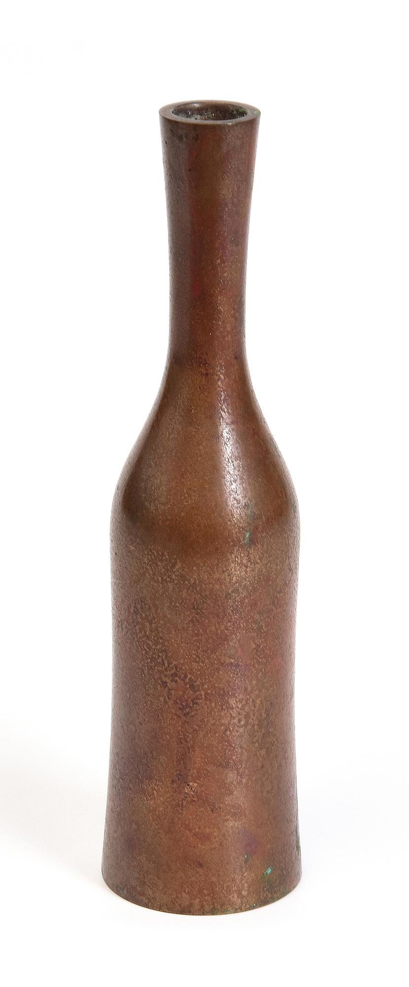 Early 20th Century, Showa, Japanese Bronze Vase with Artist Sign For Sale 3