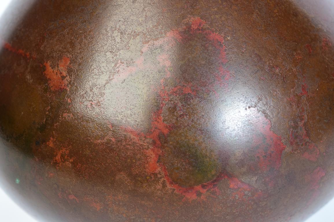 Début du 20e siècle, Showa, Vase en bronze japonais avec signe de l'artiste en vente 1