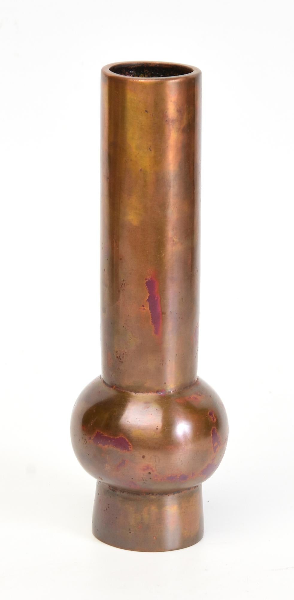 Early 20th Century, Showa, Japanese Bronze Vase with Artist Sign For Sale 4