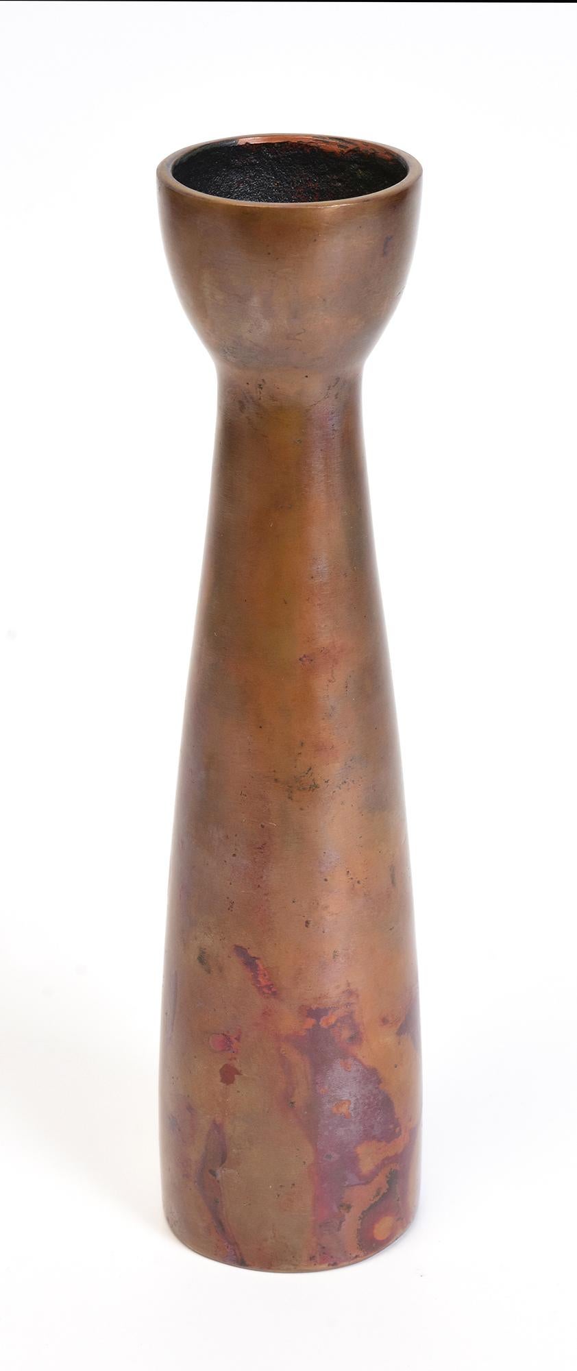 Early 20th Century, Showa, Japanese Bronze Vase with Artist Sign For Sale 4