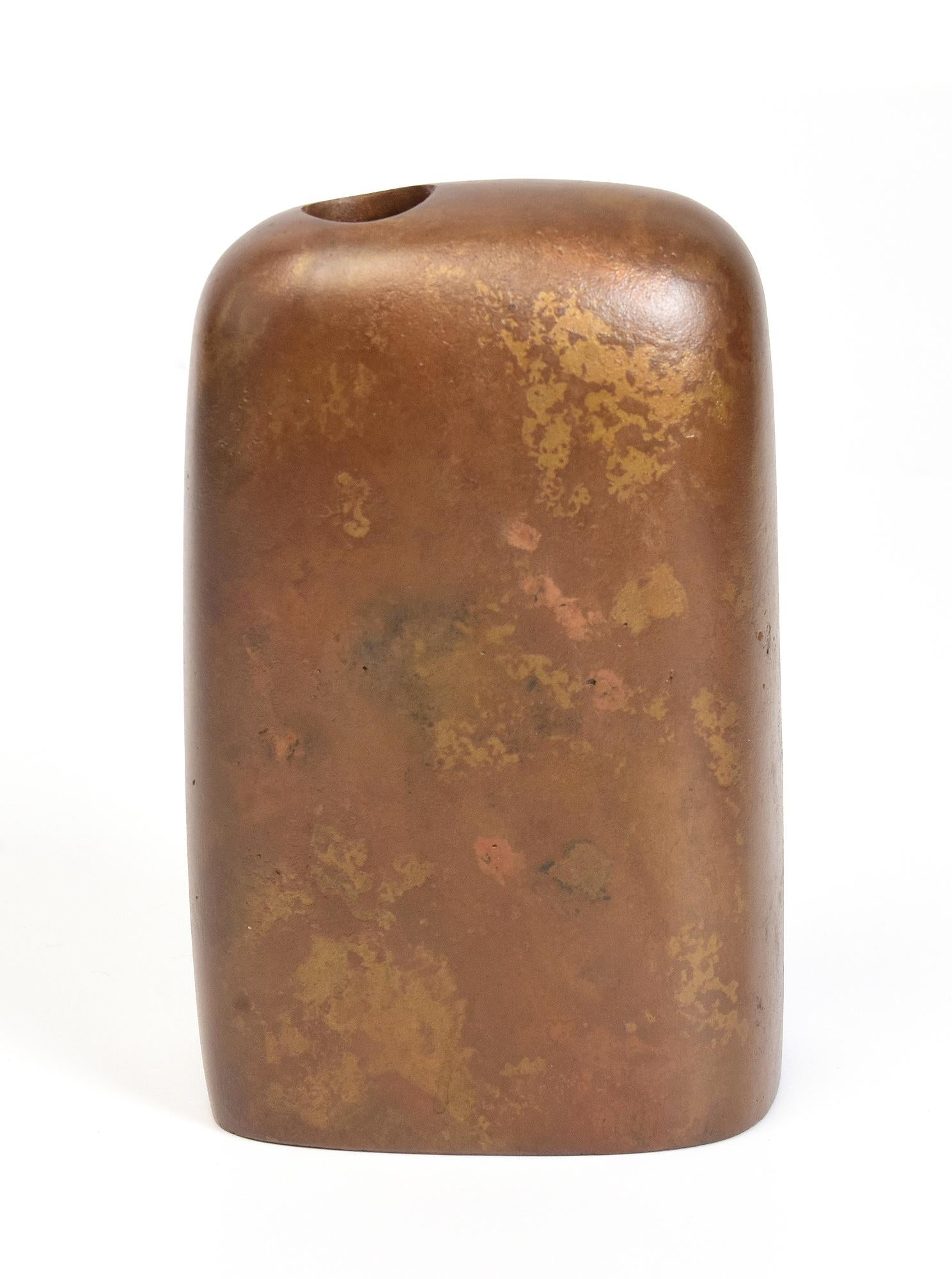 Early 20th Century, Showa, Japanese Bronze Vase with Artist Sign For Sale 4