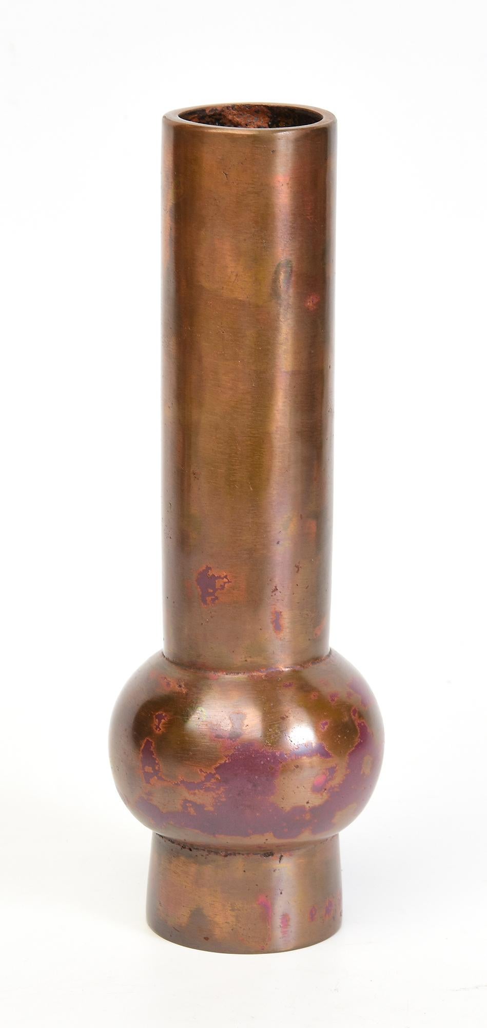 Early 20th Century, Showa, Japanese Bronze Vase with Artist Sign For Sale 5