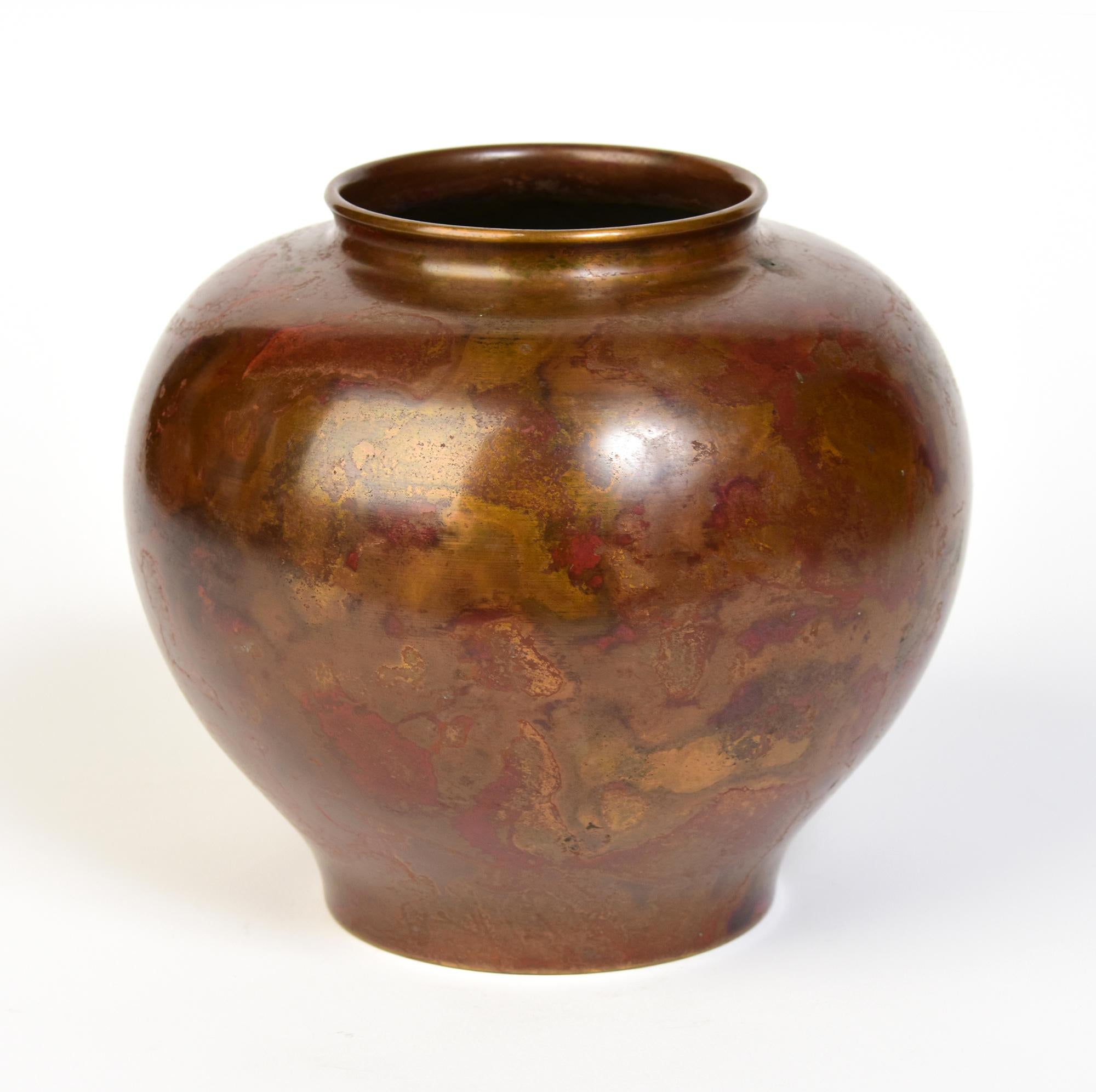 Début du 20e siècle, Showa, Vase en bronze japonais avec signe de l'artiste en vente 2