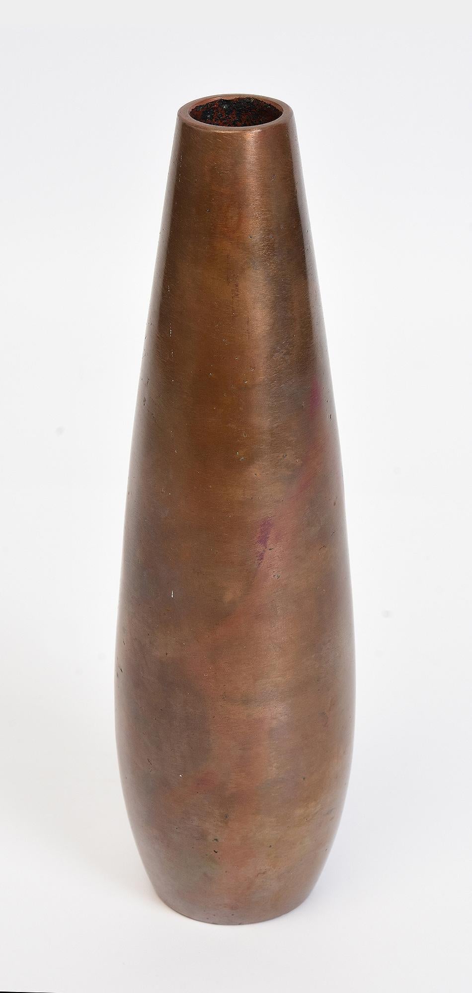 Early 20th Century, Showa, Japanese Bronze Vase with Artist Sign For Sale 5