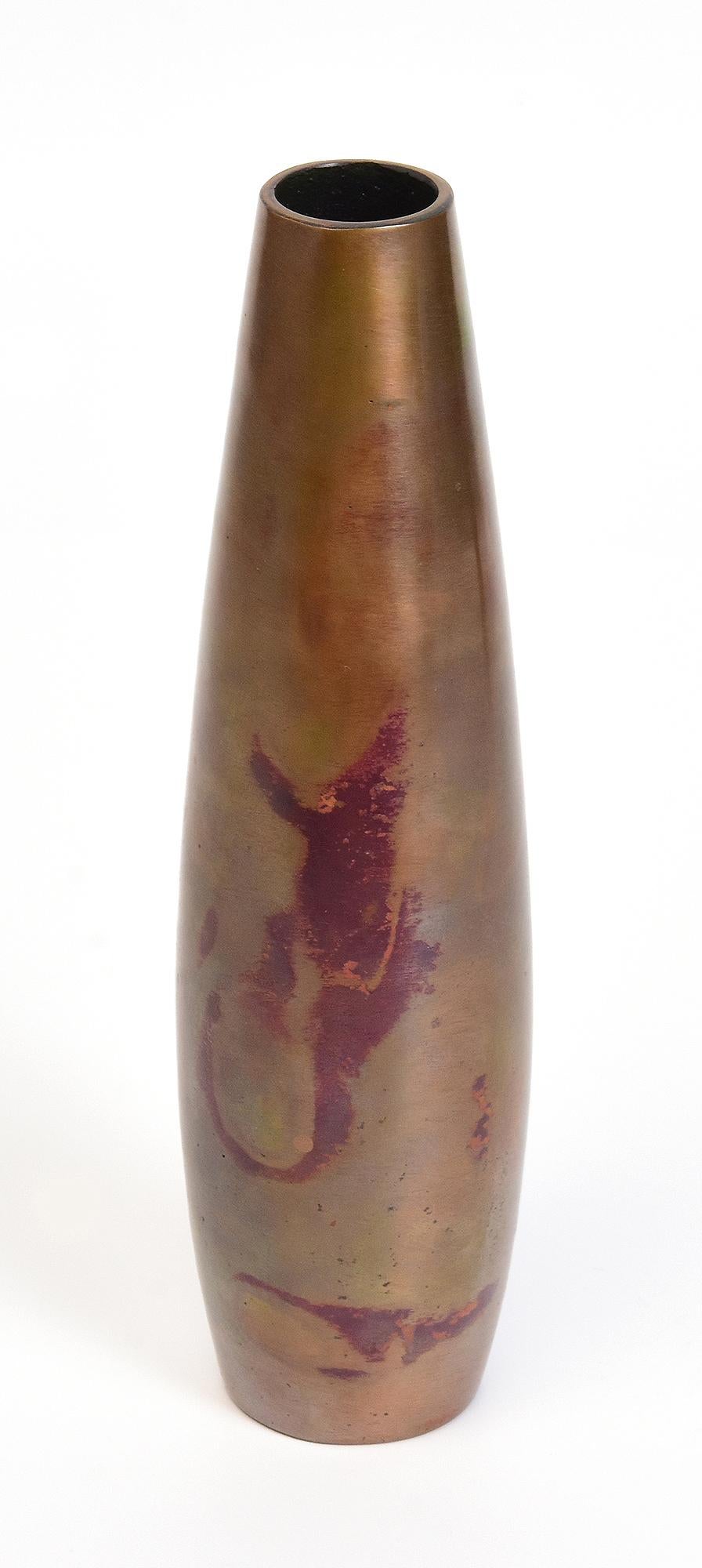 Début du 20e siècle, Showa, Vase en bronze japonais avec signe de l'artiste en vente 2