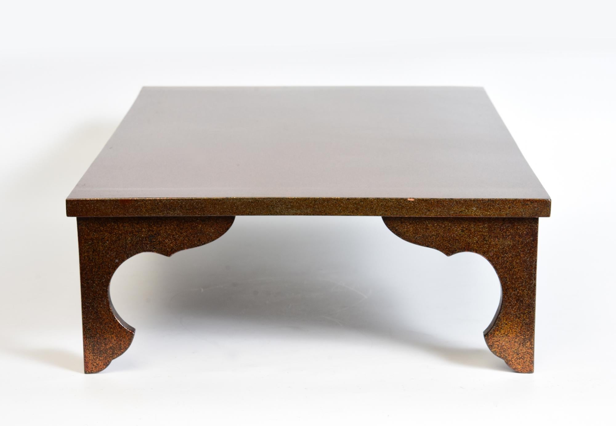 Principios del Siglo XX, Showa, Mesa / Soporte Inferior Japonés de Madera Lacada en venta 4