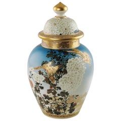 Tarro de Templo de Satsuma Japonés Pintado a Mano de Finales del Siglo XIX Periodo Meiji