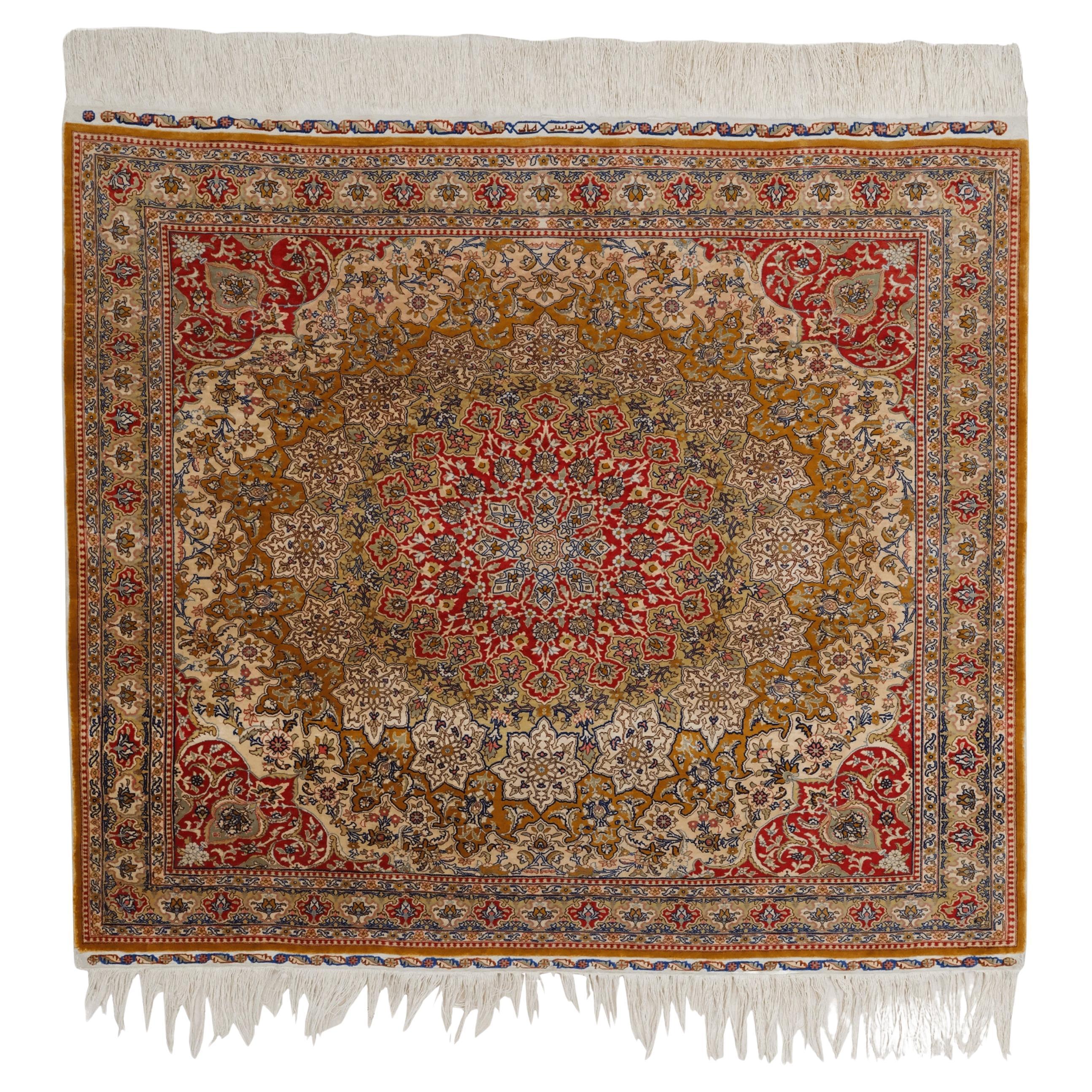 Tappeto Hereke in seta firmato dei primi del Novecento