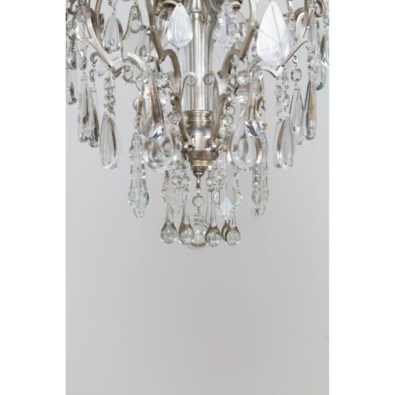 American Early 20th Century Silver and Crystal 8 Lights Chandelier For Sale