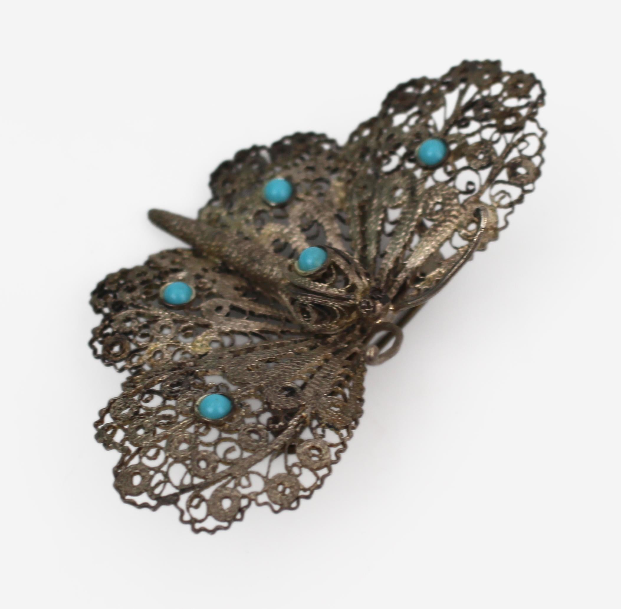 Maltais Broche papillon en filigrane d'argent du début du XXe siècle avec cabochons de turquoise en vente
