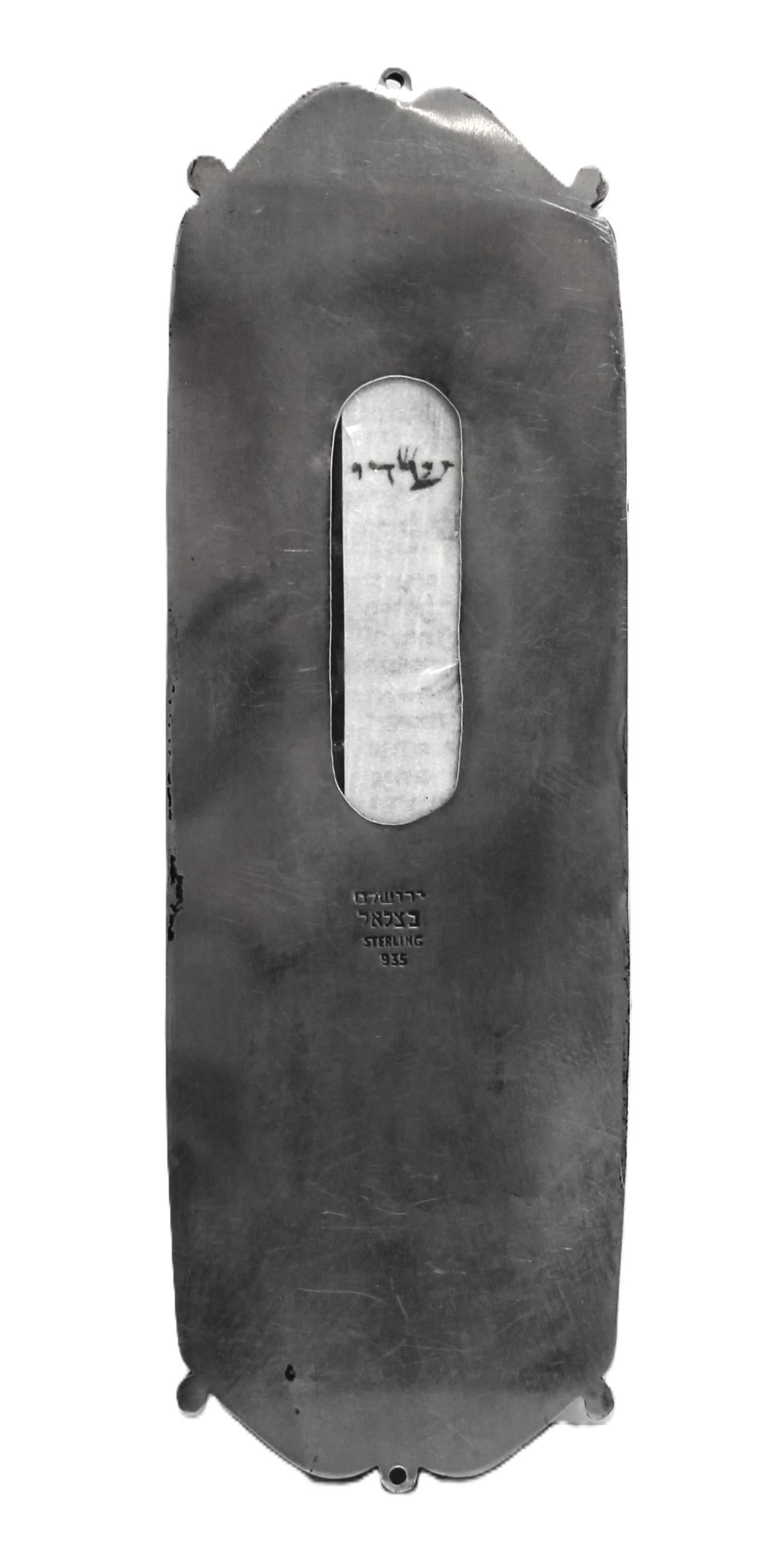 Mezuzah in argento dei primi del Novecento di Yehia Yemini, Scuola di Bezalel Gerusalemme In condizioni buone in vendita a New York, NY