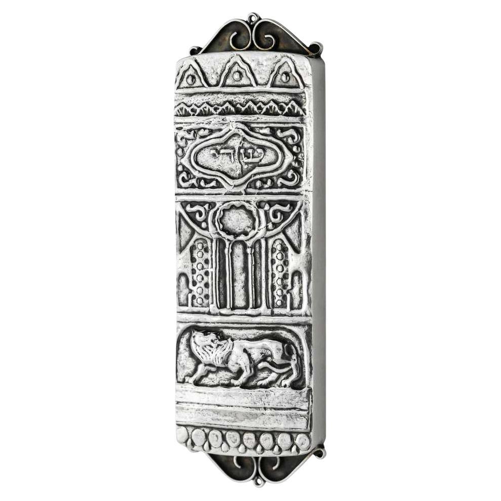 Mezuzah de plata de principios del siglo XX por Yehia Yemini, Escuela Bezalel Jerusalén