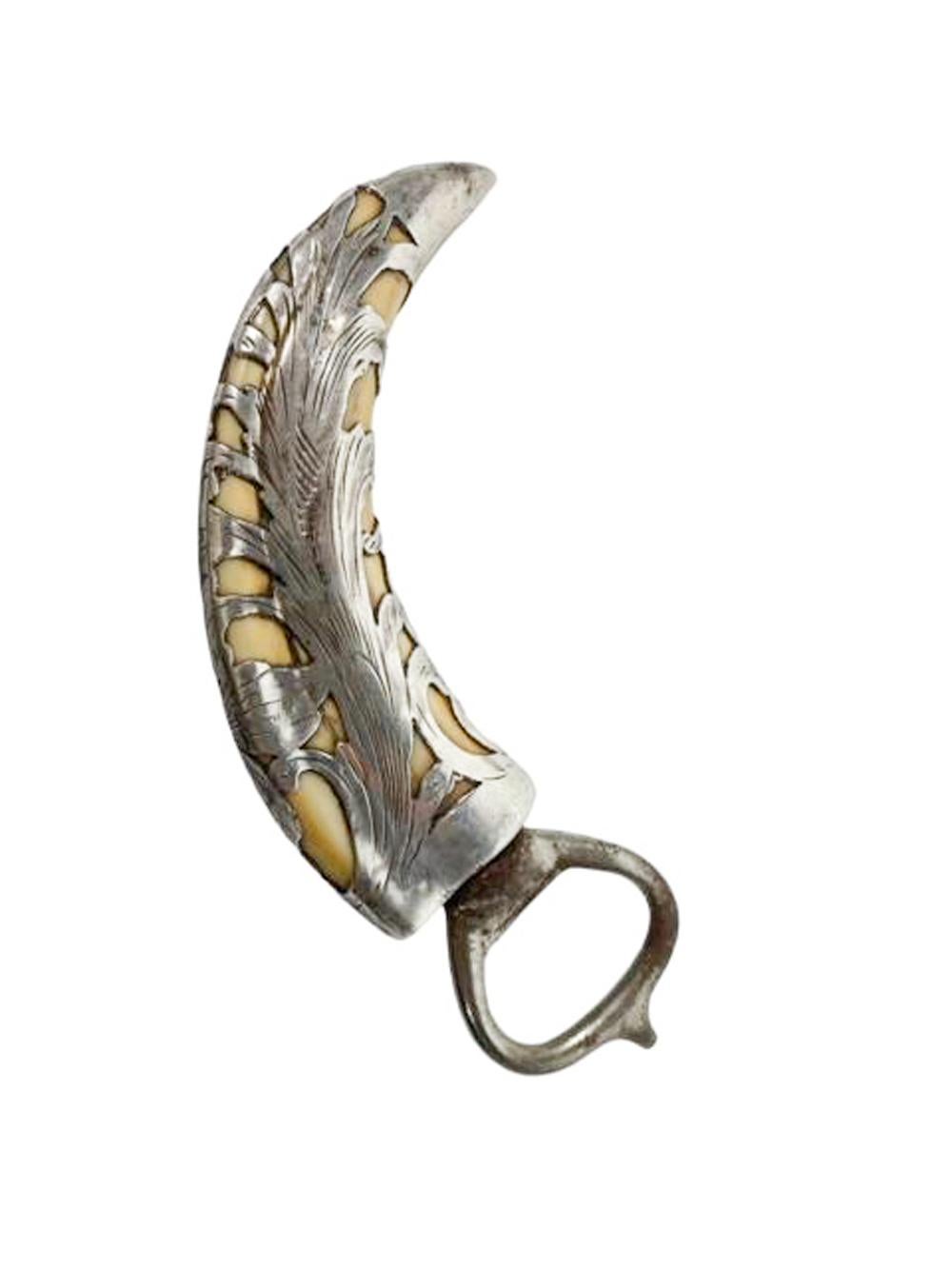 Anfang des 20. Jahrhunderts Silber-Overlay Eberhauer Flaschenöffner / Kapselheber (amerikanisch) im Angebot