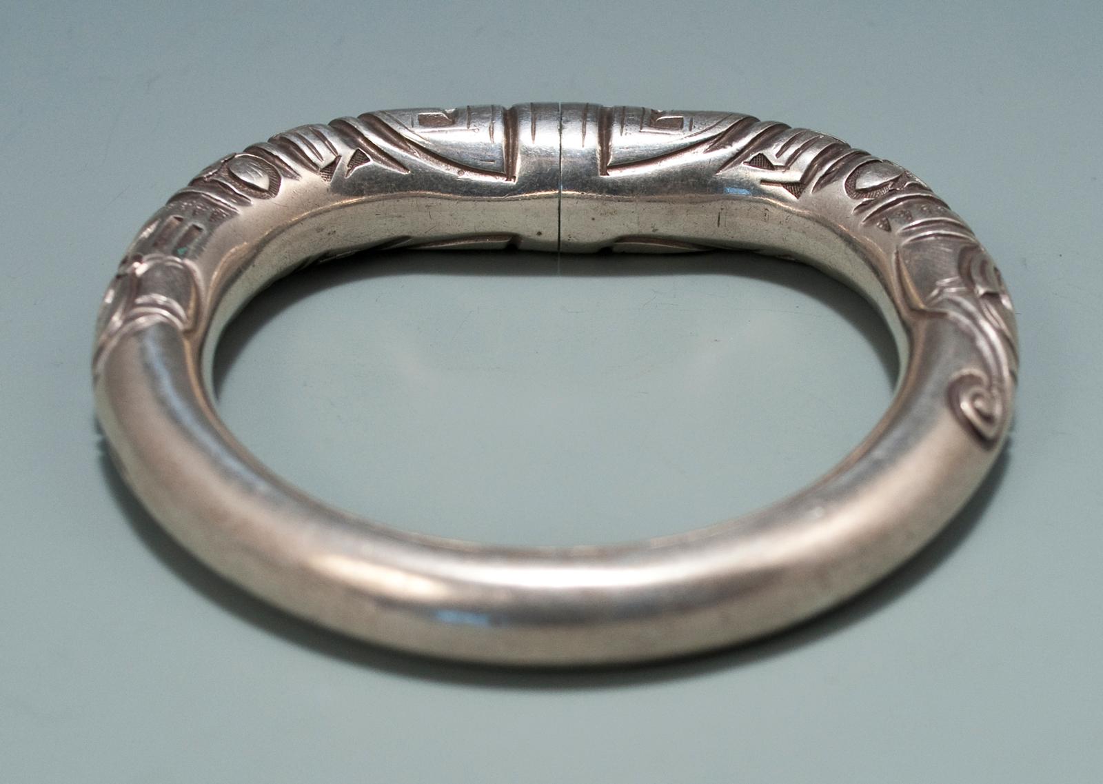 Hand-Crafted Early 20th Century Silver Wedding Bangle Bracelet, China