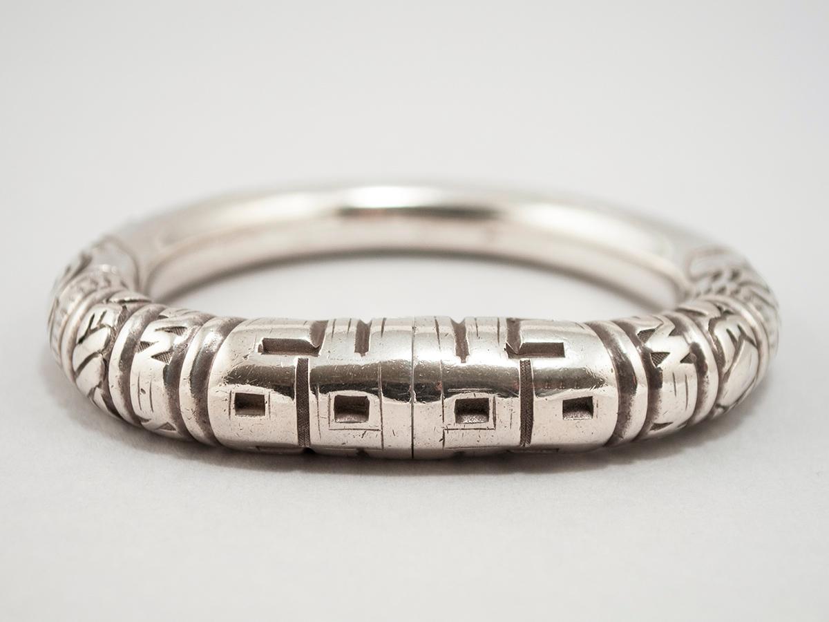 Early 20th Century Silver Wedding Bangle Bracelet, China In Good Condition In Point Richmond, CA