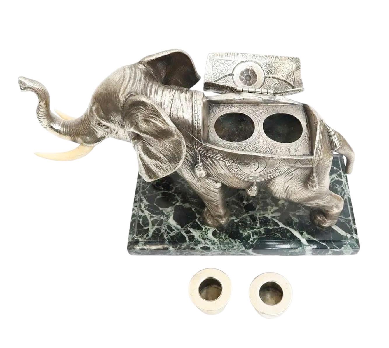 Tintero de bronce plateado de principios del siglo XX con forma de elefante enjaezado Chapado en plata en venta
