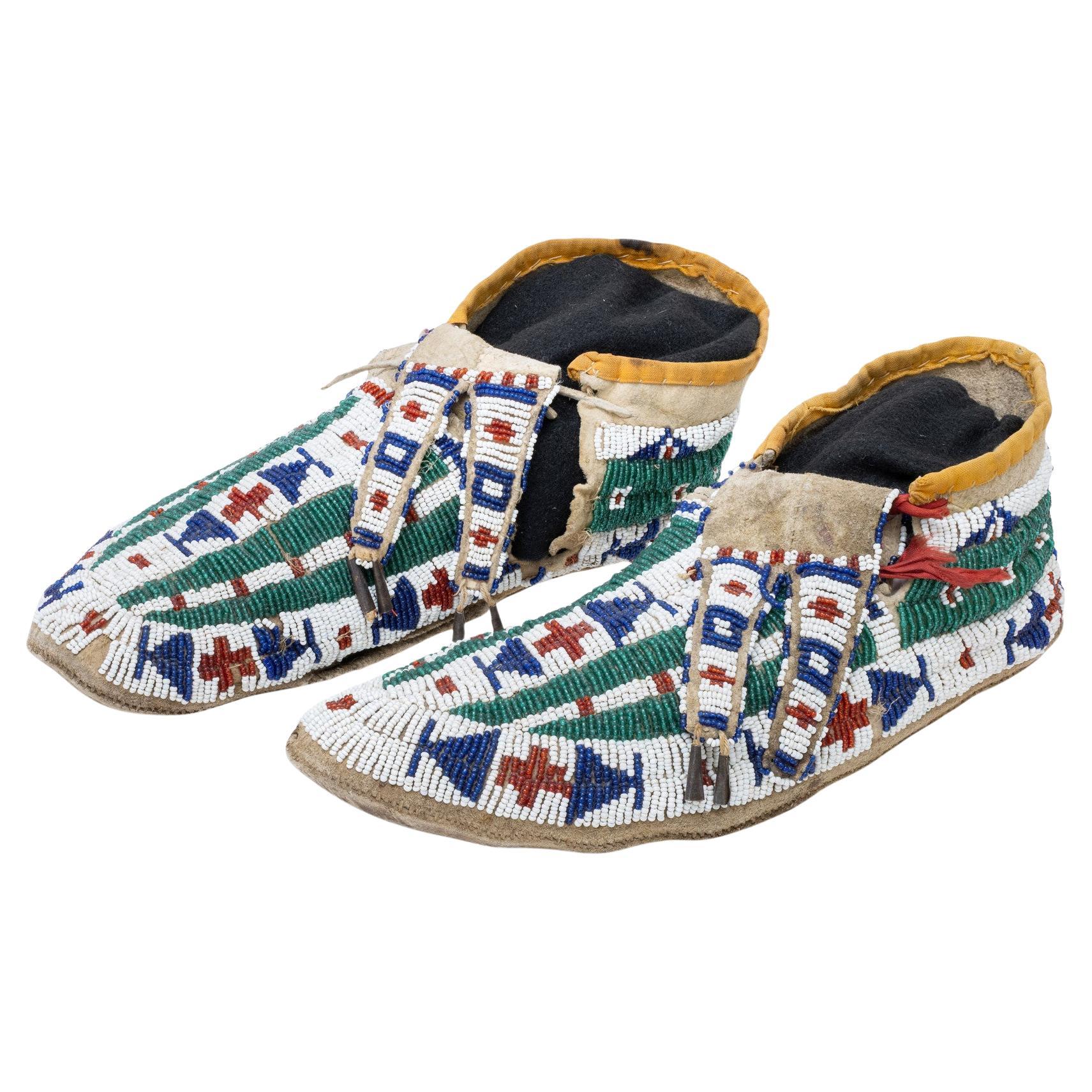 Mocasines de cuentas sioux de principios del siglo XX