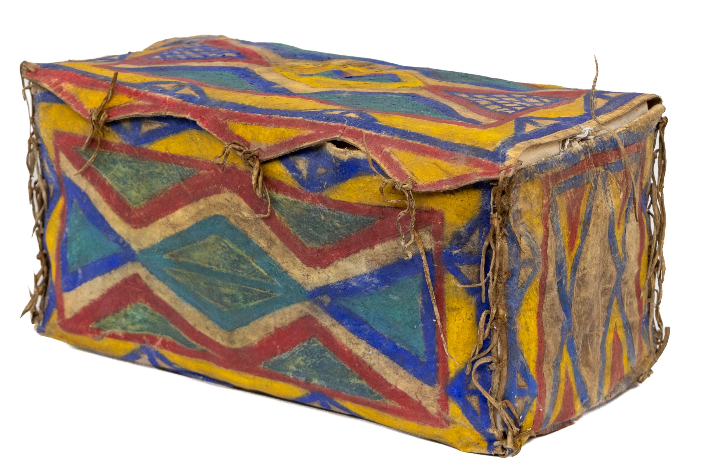 Hand-Crafted Early 20th Century Sioux Parfleche Box, Hand-Painted Hide with Geometric Designs For Sale