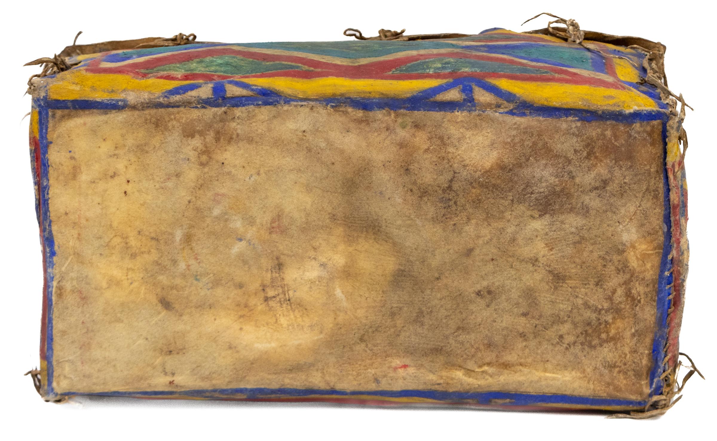 Early 20th Century Sioux Parfleche Box, Hand-Painted Hide with Geometric Designs For Sale 1
