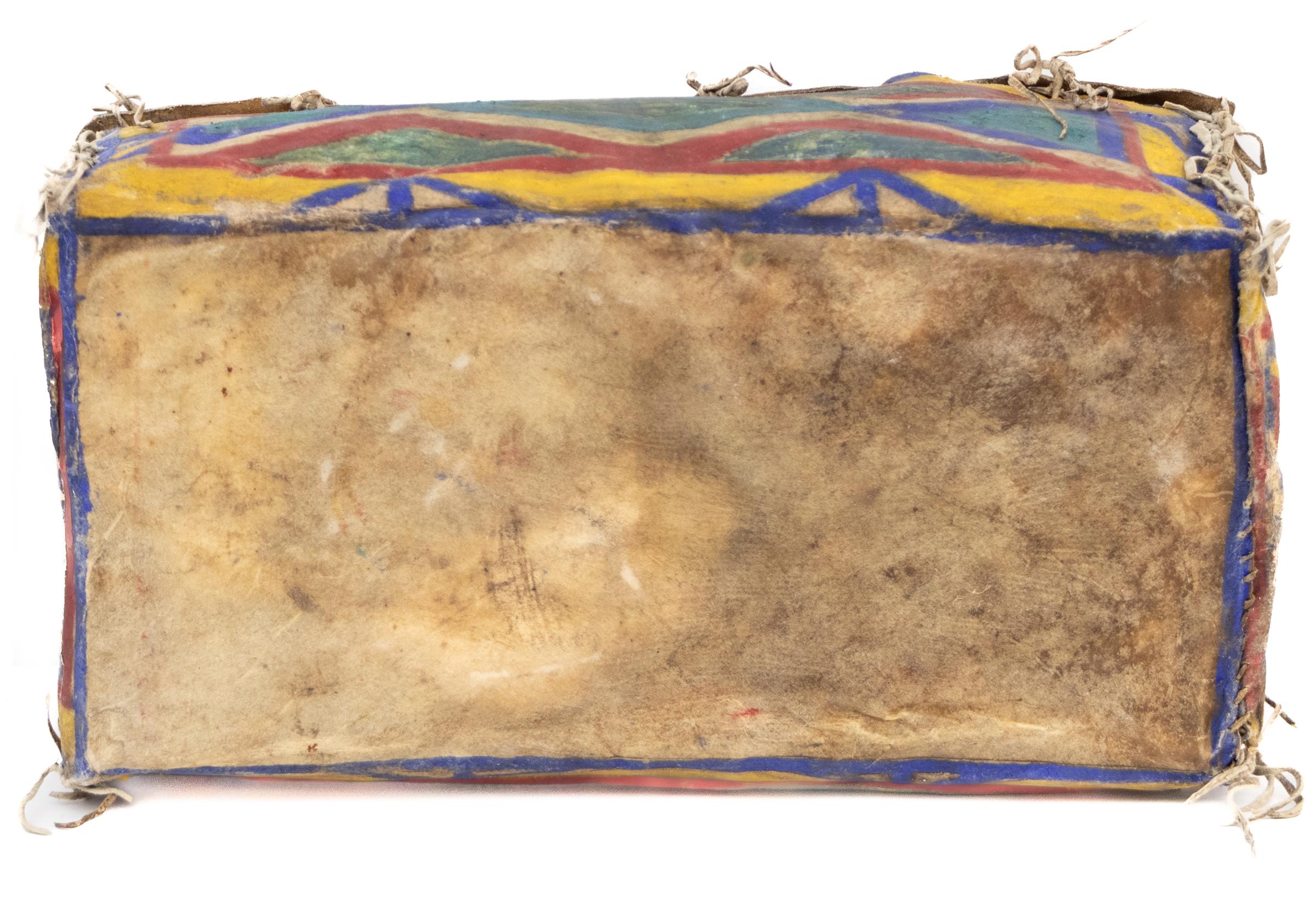 Early 20th Century Sioux Parfleche Box, Hand-Painted Hide with Geometric Designs For Sale 2