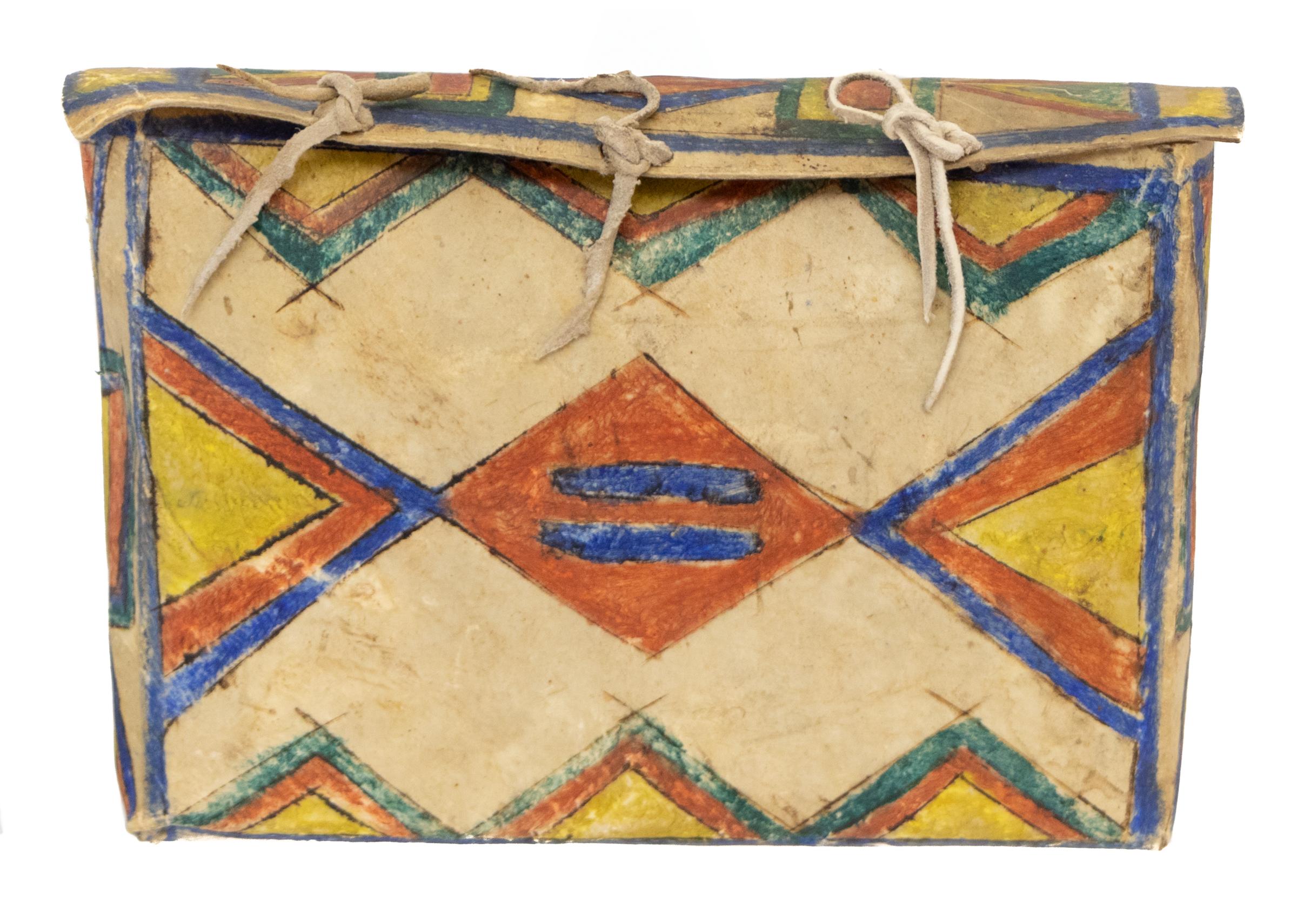 American Early 20th-Century Sioux Parfleche Hide Box with Geometric Painted Designs For Sale