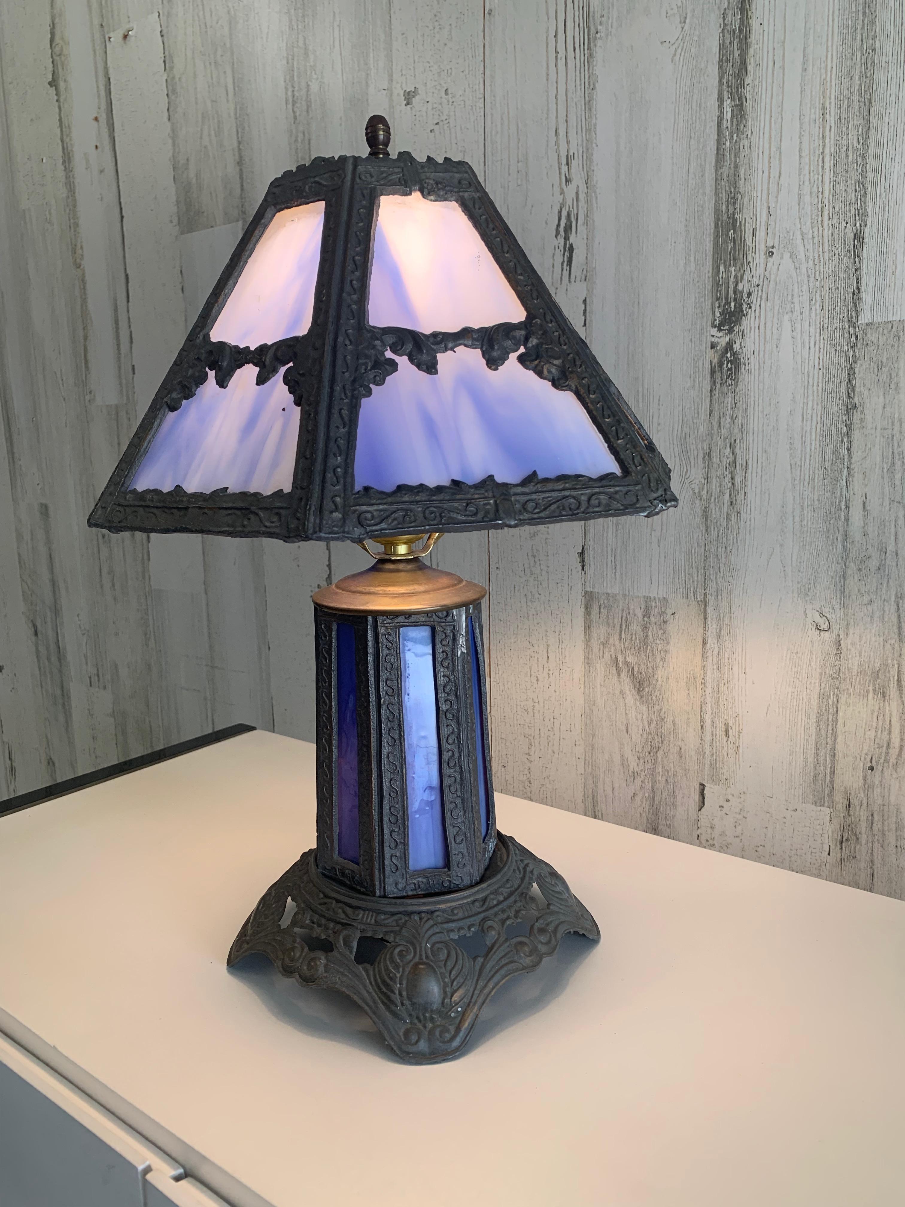 Tischlampe aus Schlackenglas aus dem frühen 20. Jahrhundert im Angebot 2