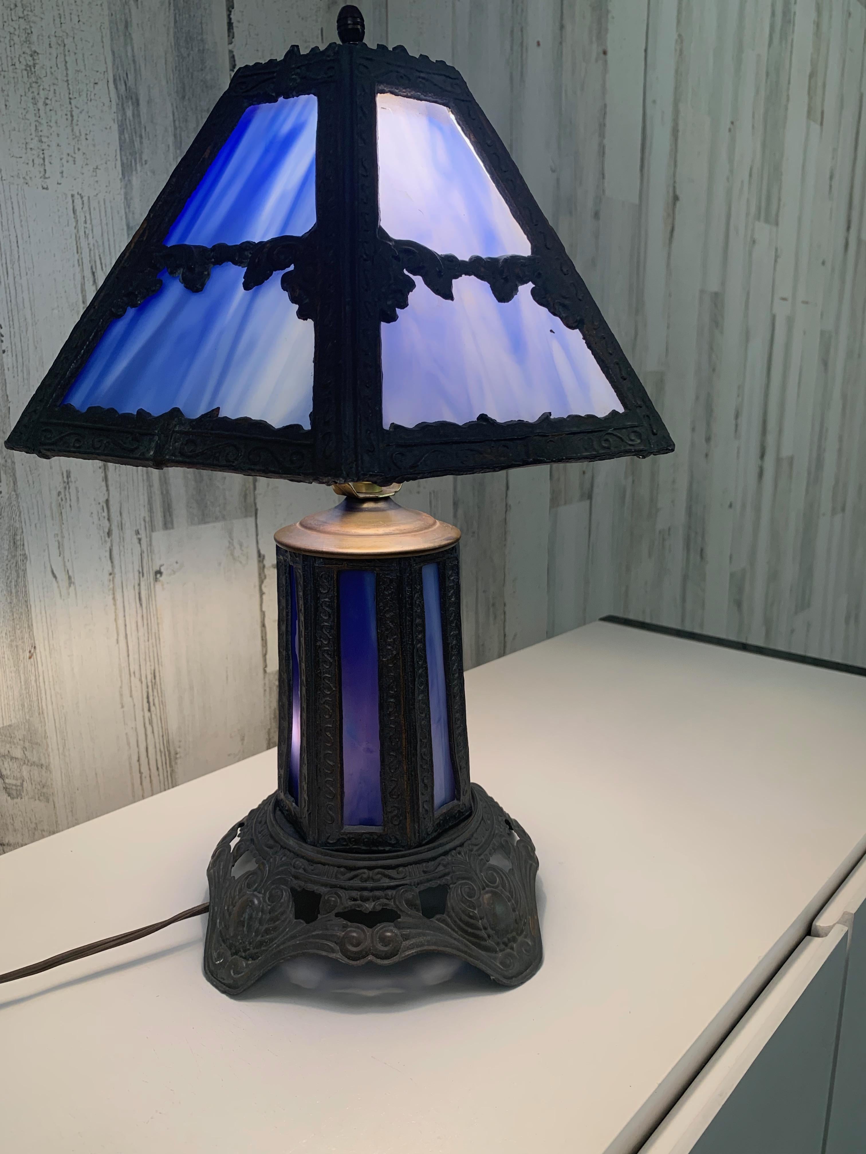 Tischlampe aus Schlackenglas aus dem frühen 20. Jahrhundert im Angebot 3