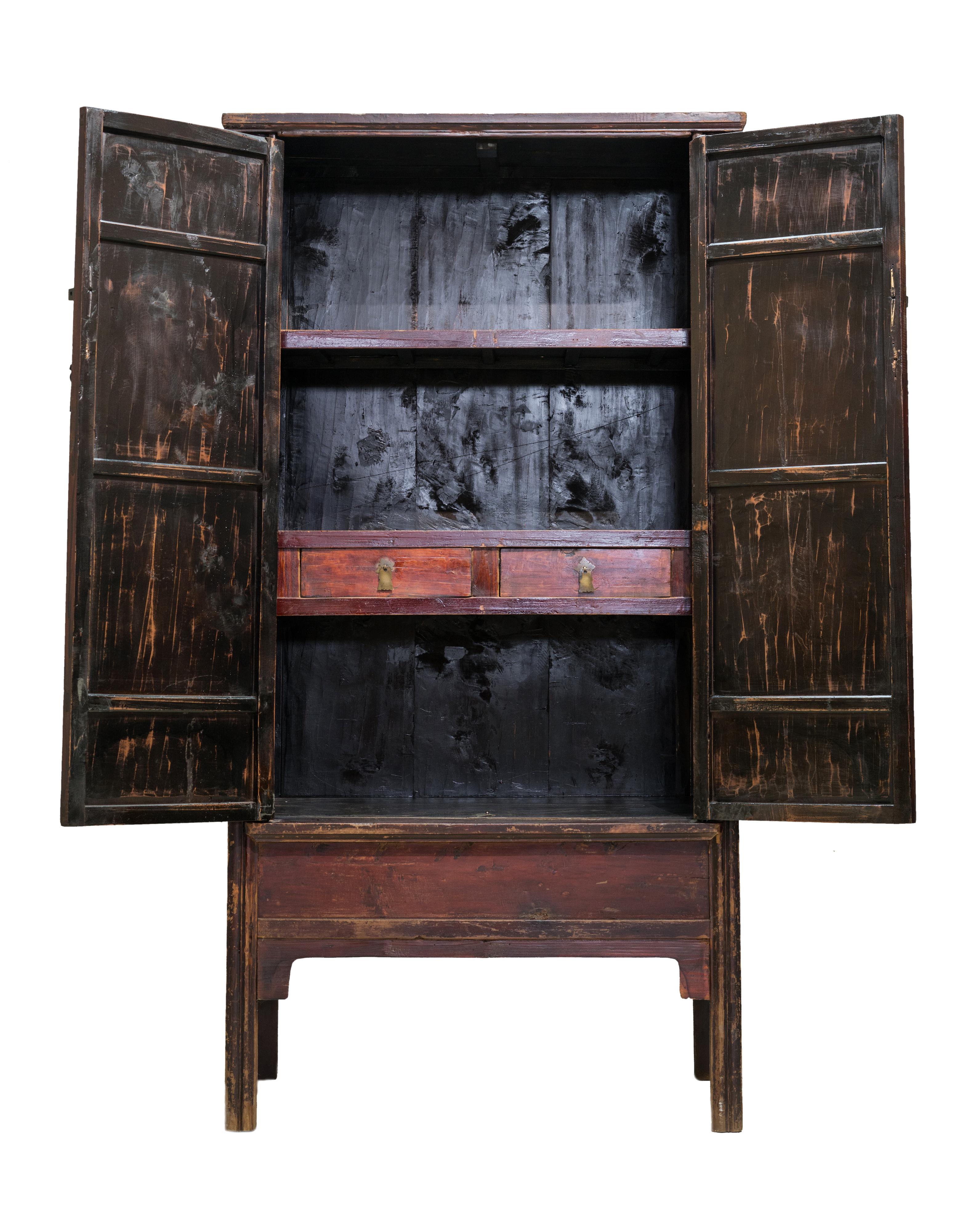 Sloping-Stile-Schrank mit Holzflügeln aus dem frühen 20. Jahrhundert (Ming-Dynastie) im Angebot