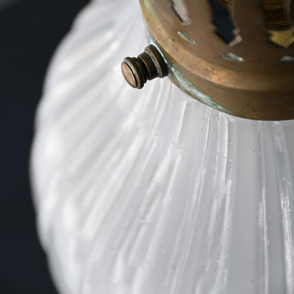 Early 20th Century Small Brass and Glass Ceiling Light In Good Condition For Sale In London, GB