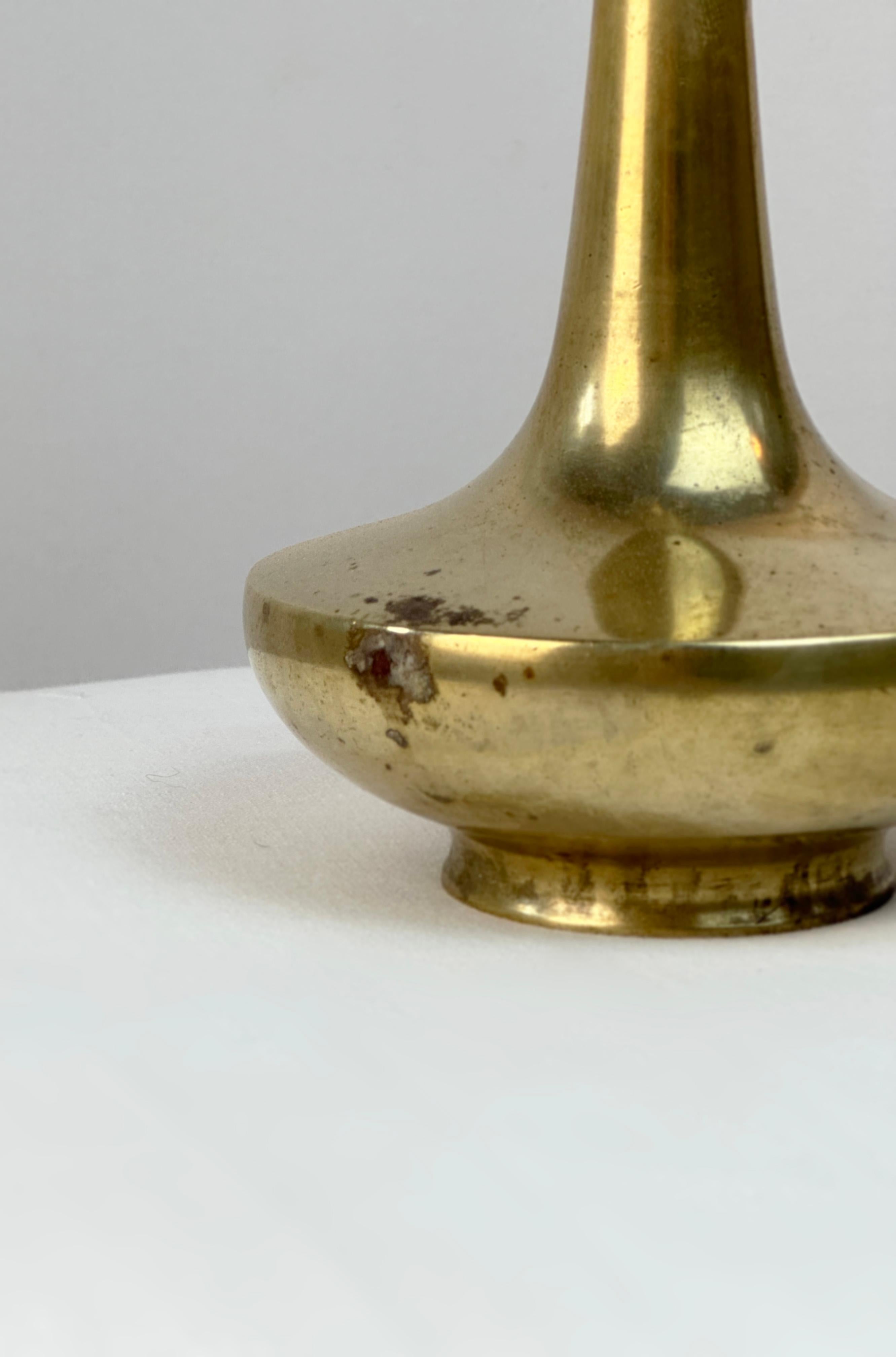 Early 20th Century Decorative Japanese Brass Bud Vase - Wabi Sabi - Patinated In Good Condition For Sale In Glasgow, GB