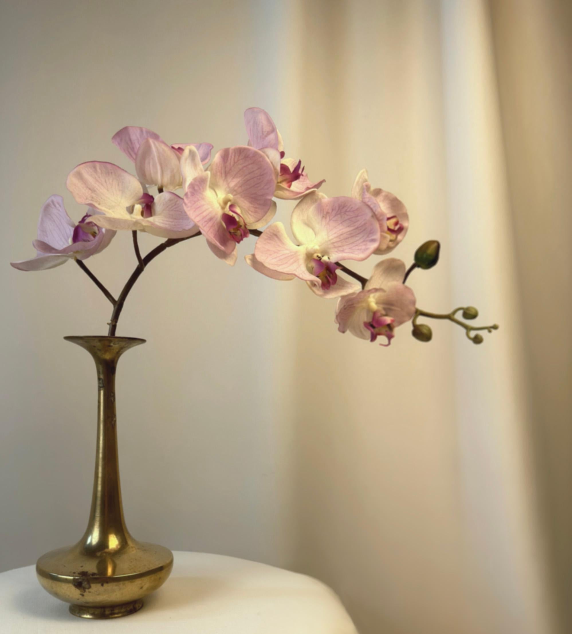Early 20th Century Decorative Japanese Brass Bud Vase - Wabi Sabi - Patinated For Sale 3