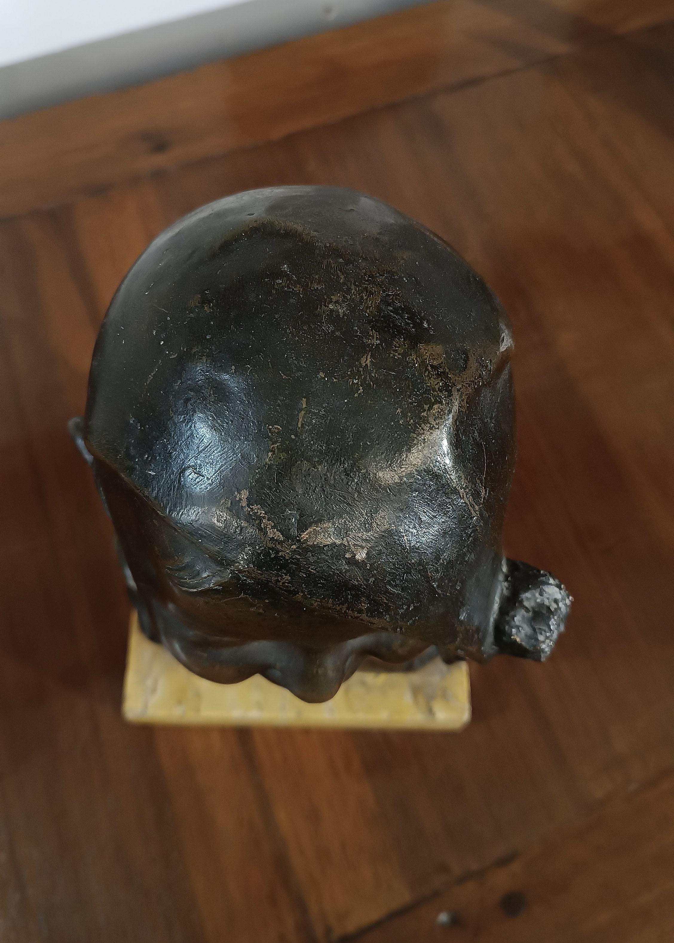 EARLY 20th CENTURY SMALL BRONZE CHILD WITH CAP BY P. PIRAINO in vendita 1