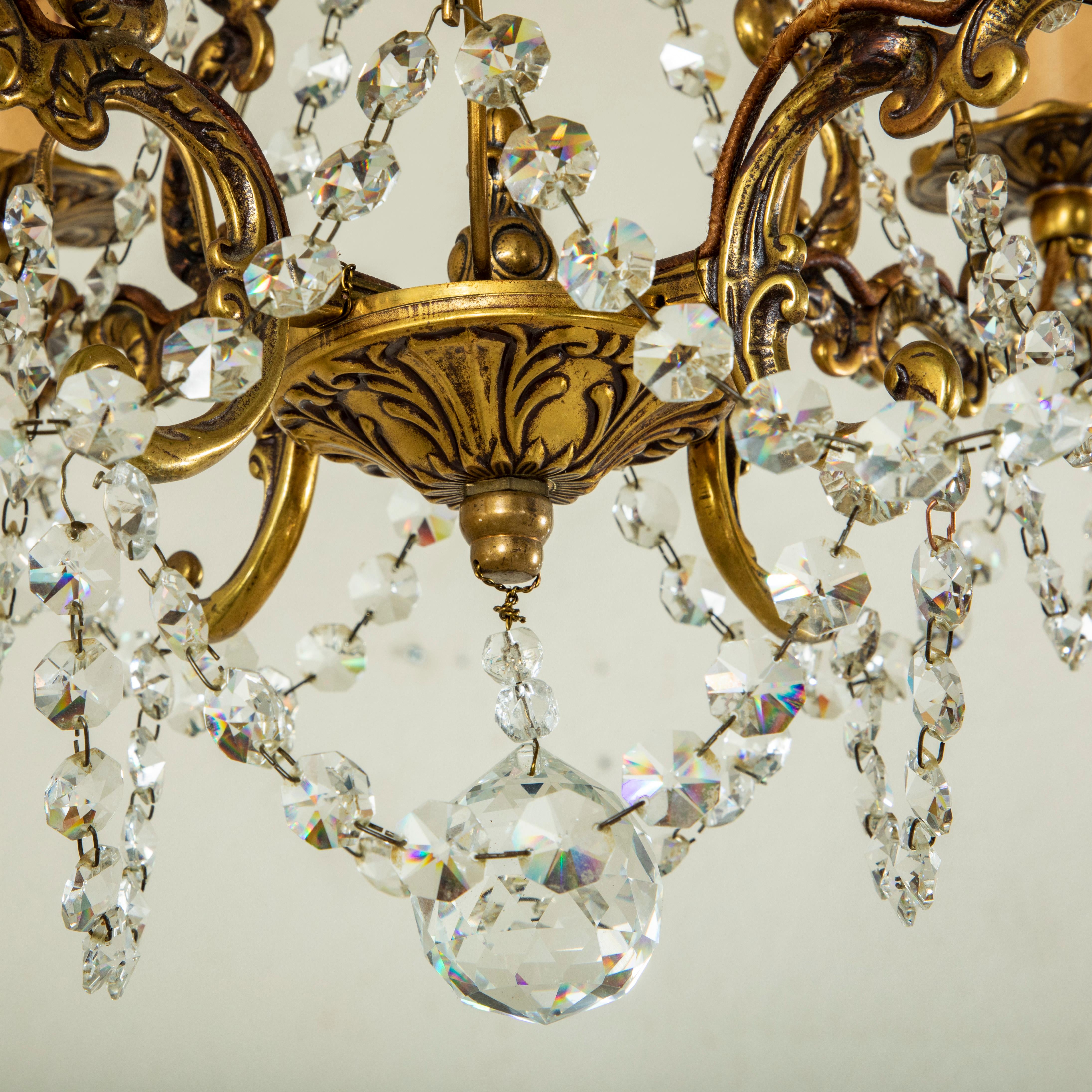 Early 20th Century Small Scale French Bronze and Strass Crystal Chandelier For Sale 5